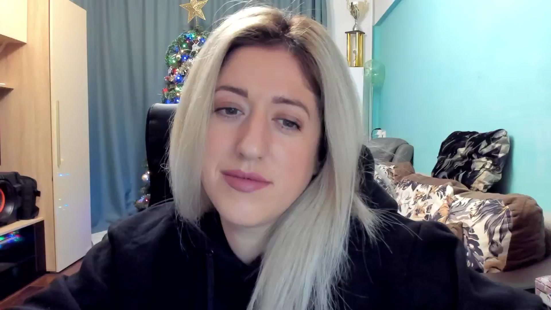 Gallery image thumbnail from SweetDelia_'s myfreecams stream on, 12/23/2024, 01:07 image 20 of 20