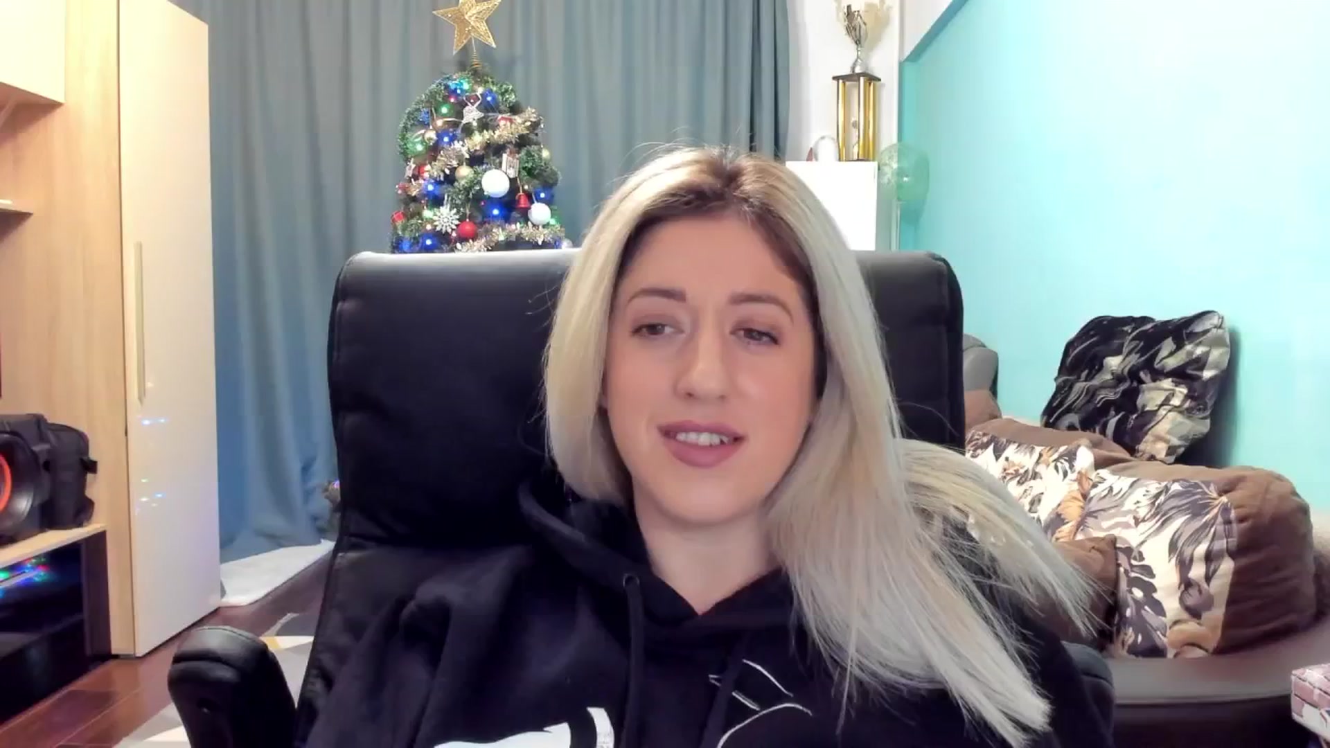 Gallery image thumbnail from SweetDelia_'s myfreecams stream on, 12/23/2024, 01:07 image 10 of 20