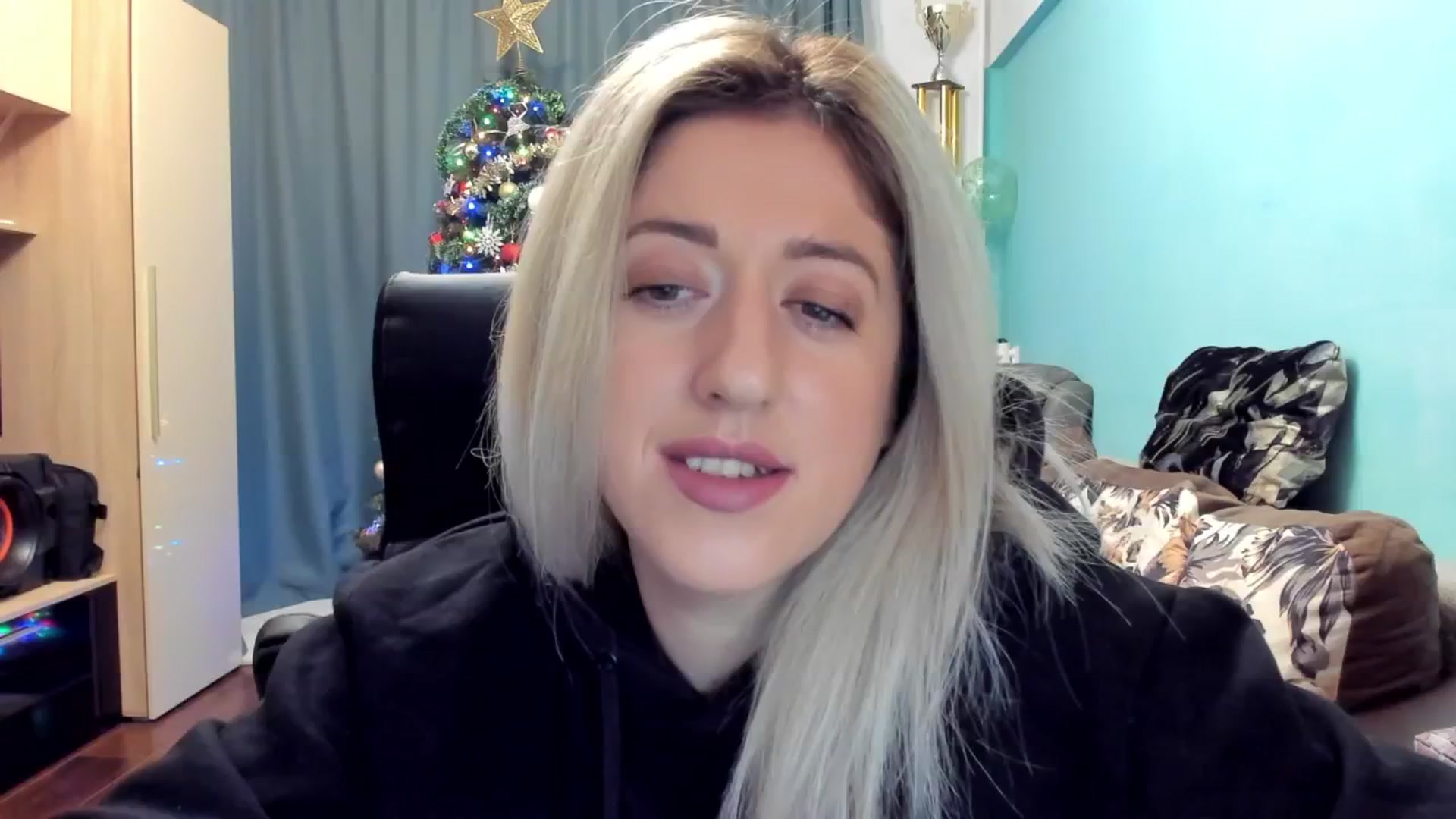 Gallery image thumbnail from SweetDelia_'s myfreecams stream on, 12/23/2024, 01:07 image 18 of 20
