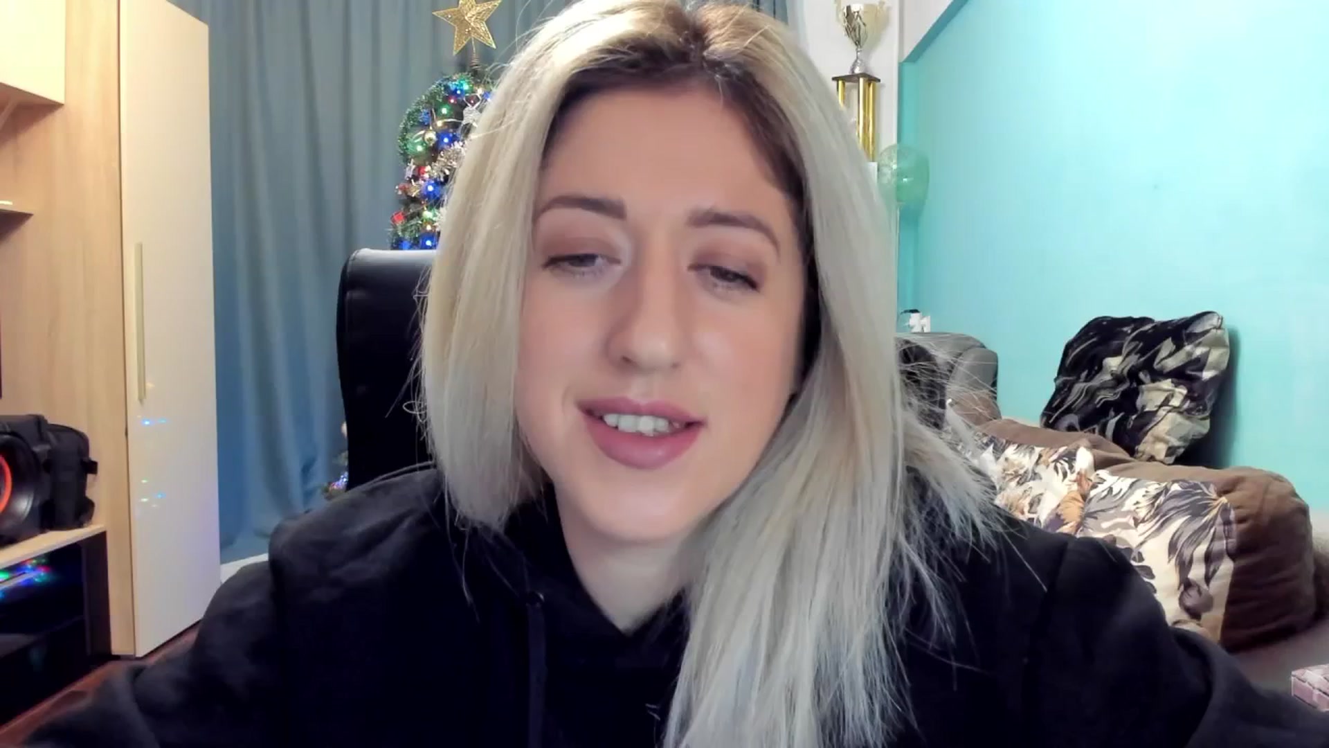 Gallery image thumbnail from SweetDelia_'s myfreecams stream on, 12/23/2024, 01:07 image 16 of 20