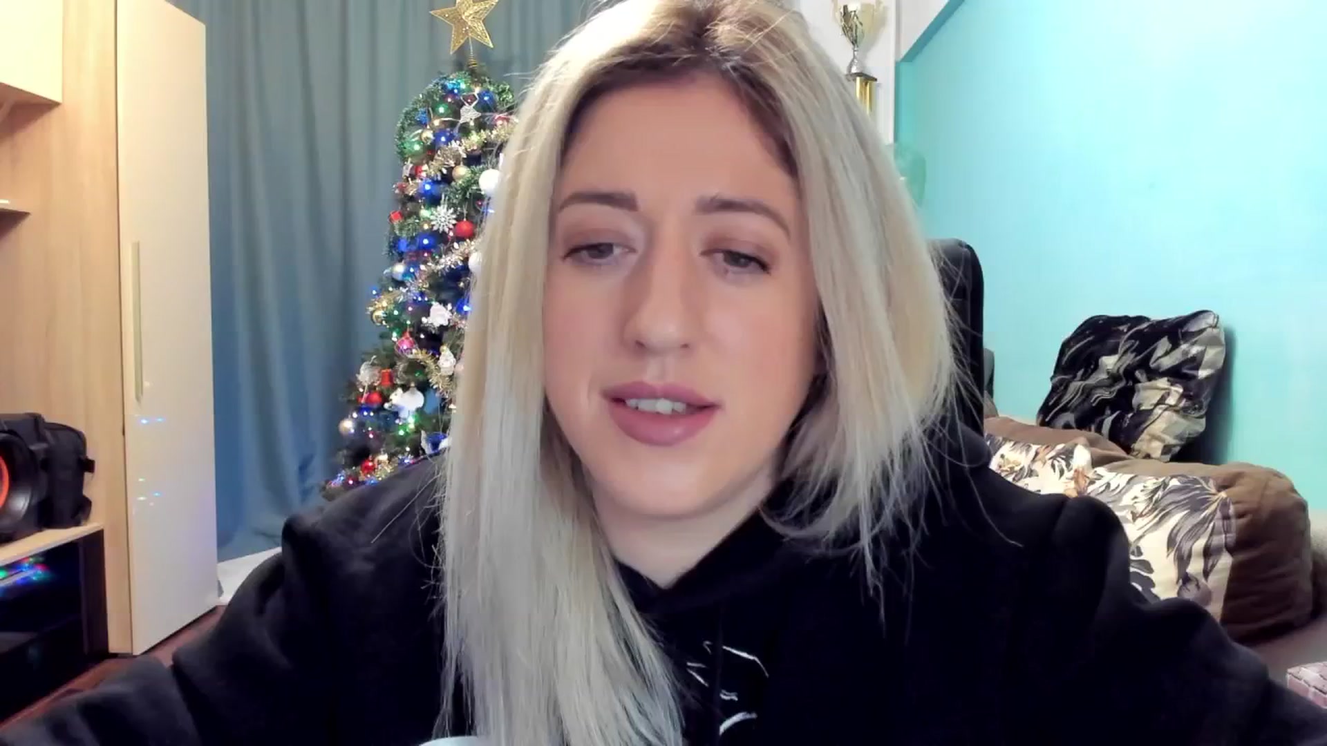 Gallery image thumbnail from SweetDelia_'s myfreecams stream on, 12/23/2024, 02:04 image 10 of 20