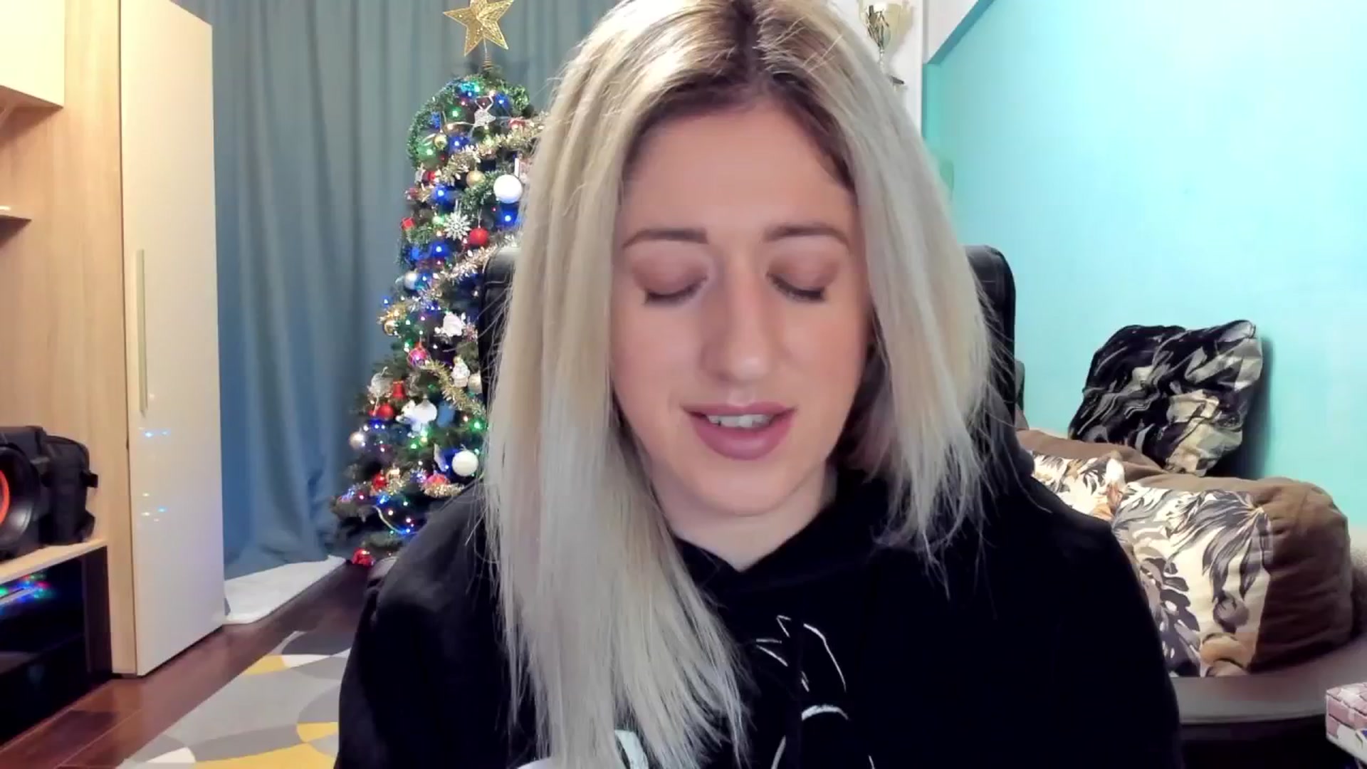 Gallery image thumbnail from SweetDelia_'s myfreecams stream on, 12/23/2024, 02:04 image 19 of 20