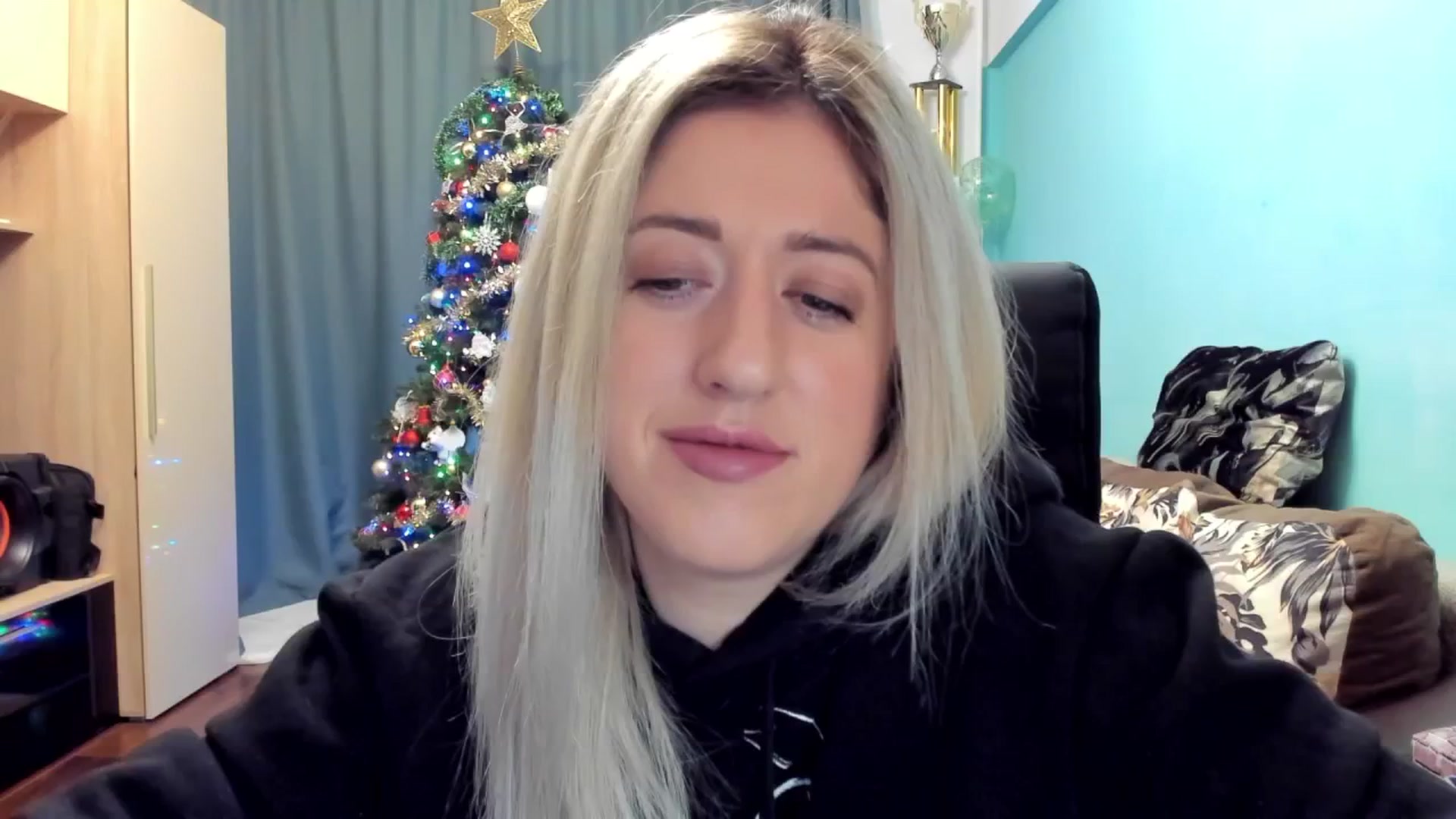 Gallery image thumbnail from SweetDelia_'s myfreecams stream on, 12/23/2024, 02:04 image 18 of 20