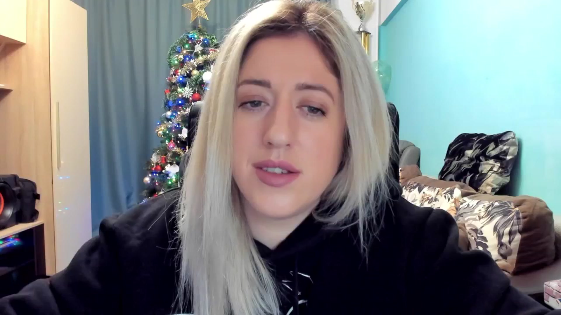 Gallery image thumbnail from SweetDelia_'s myfreecams stream on, 12/23/2024, 02:04 image 8 of 20