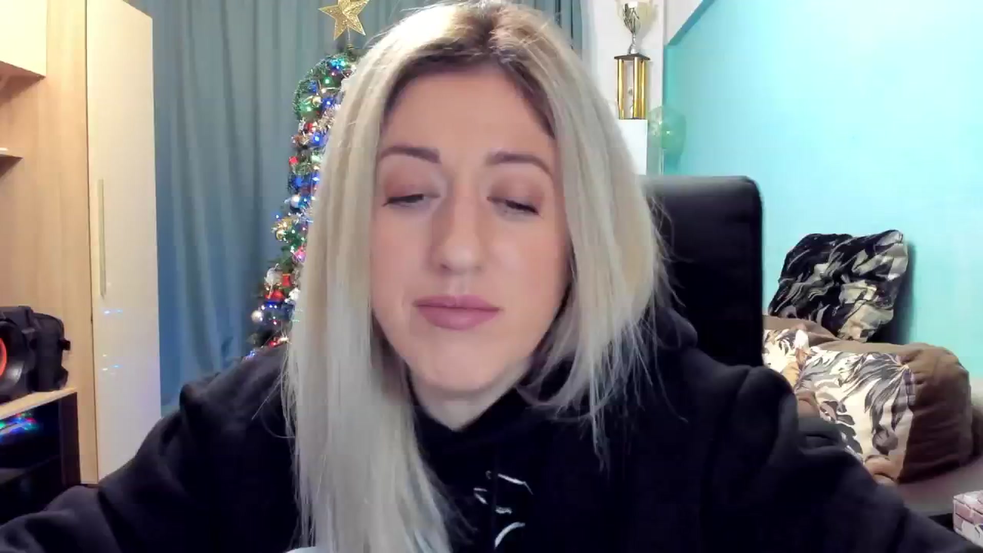 Gallery image thumbnail from SweetDelia_'s myfreecams stream on, 12/23/2024, 02:04 image 15 of 20