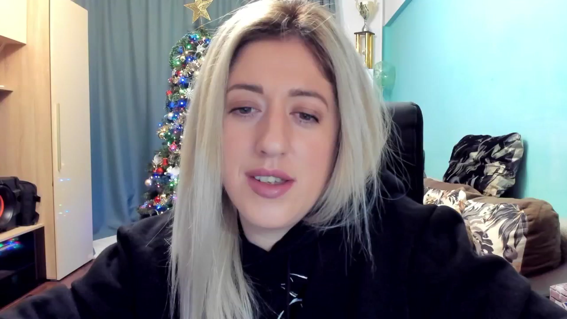 Gallery image thumbnail from SweetDelia_'s myfreecams stream on, 12/23/2024, 02:04 image 2 of 20
