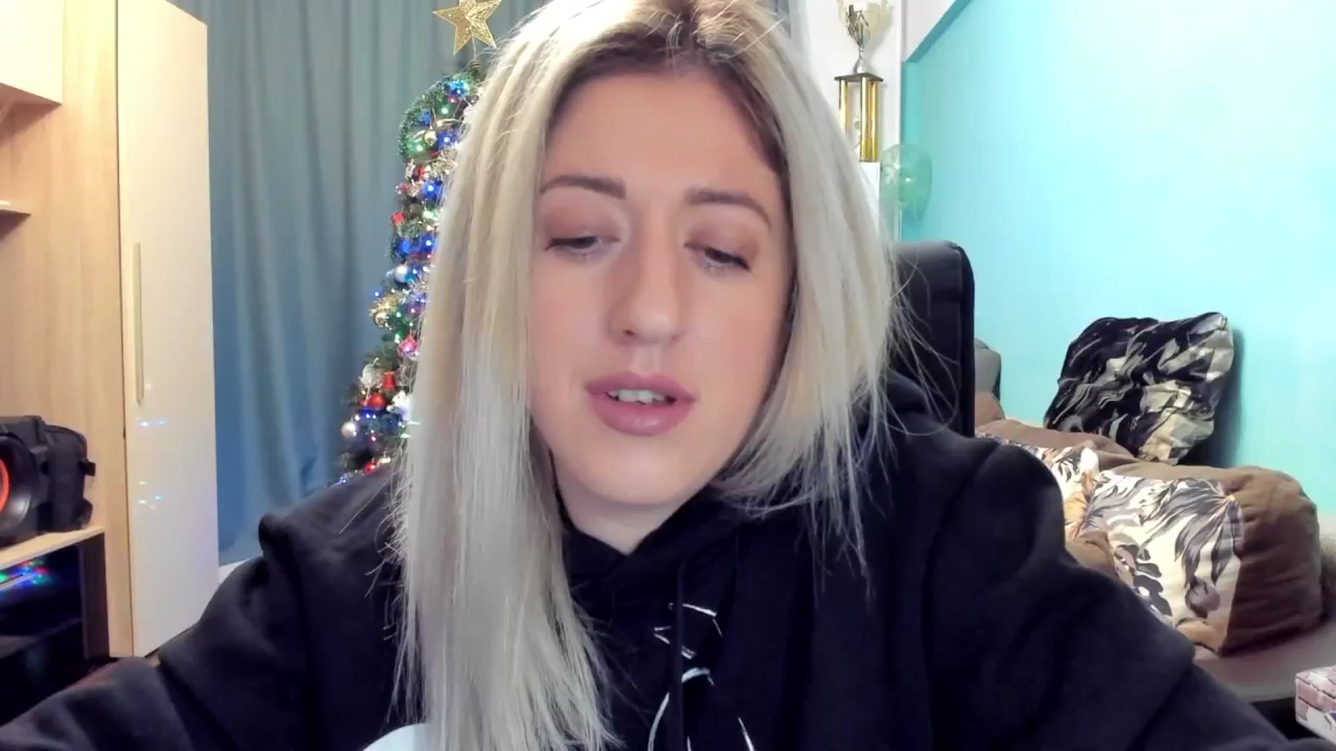 Gallery image thumbnail from SweetDelia_'s myfreecams stream on, 12/23/2024, 02:04 image 6 of 20