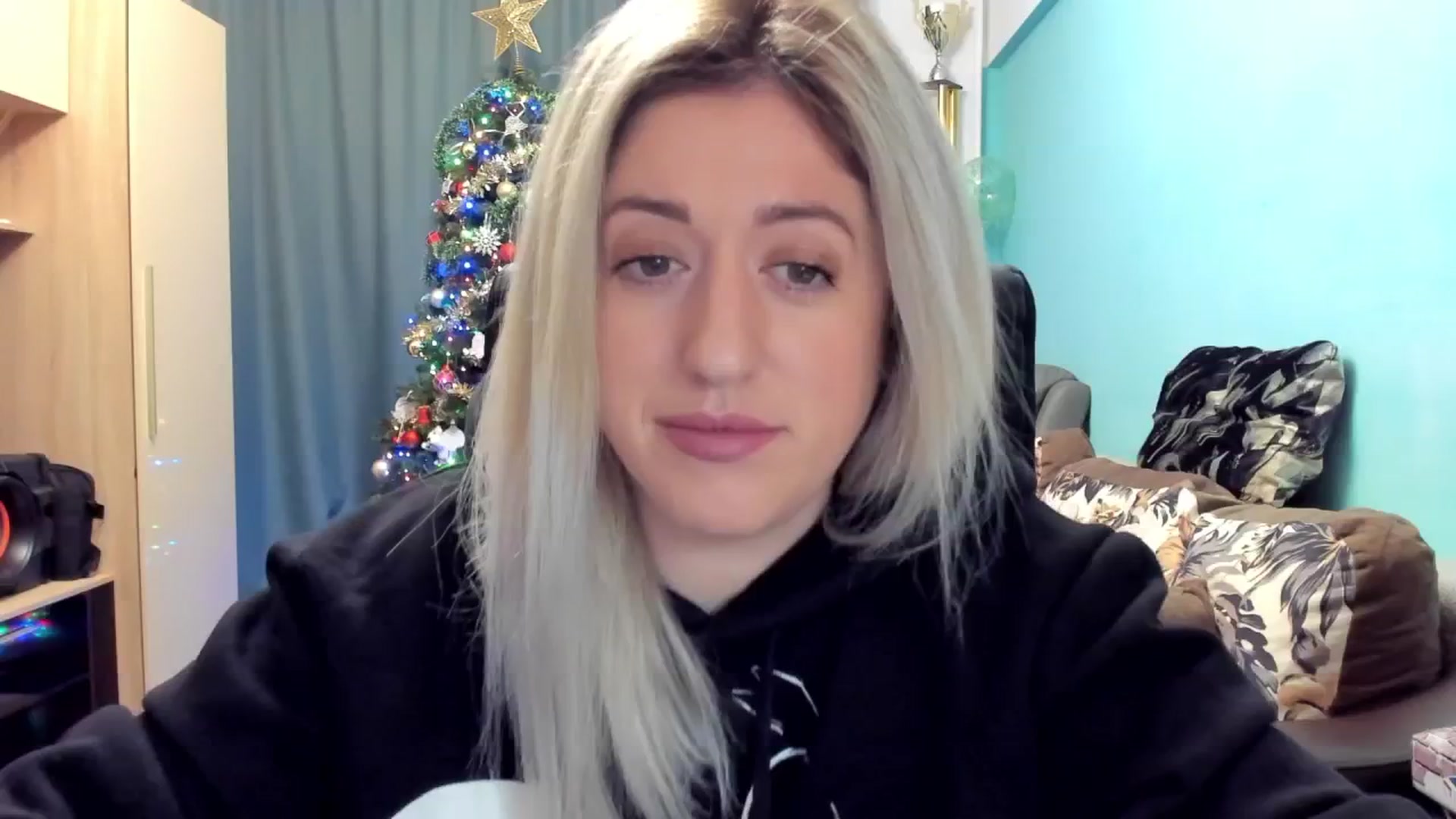 Gallery image thumbnail from SweetDelia_'s myfreecams stream on, 12/23/2024, 02:04 image 7 of 20