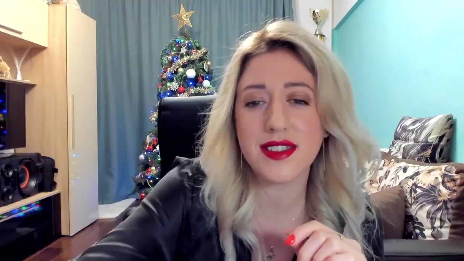 Gallery image thumbnail from SweetDelia_'s myfreecams stream on, 12/25/2024, 01:50 image 8 of 20