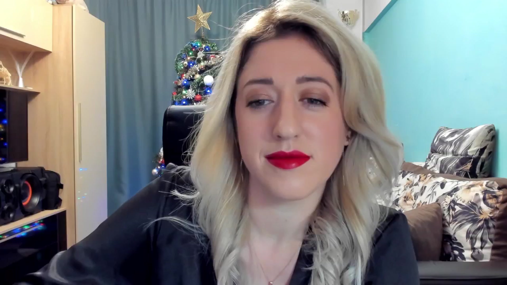Gallery image thumbnail from SweetDelia_'s myfreecams stream on, 12/25/2024, 01:50 image 2 of 20