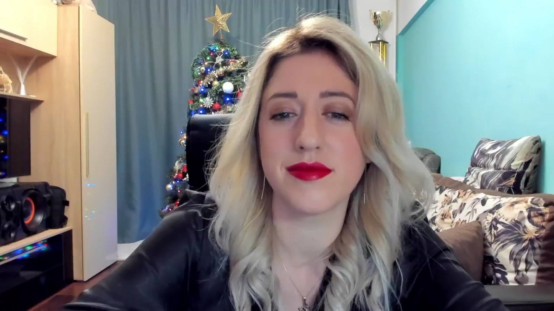 Gallery image thumbnail from SweetDelia_'s myfreecams stream on, 12/25/2024, 01:50 image 9 of 20