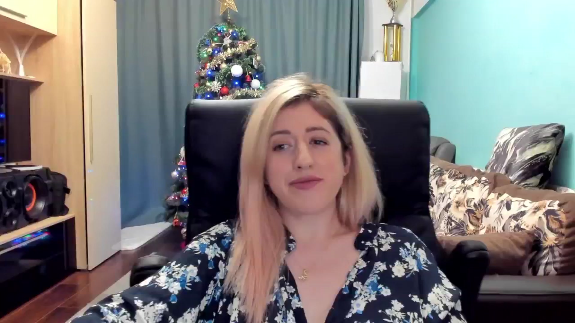 Gallery image thumbnail from SweetDelia_'s myfreecams stream on, 12/28/2024, 22:36 image 19 of 20