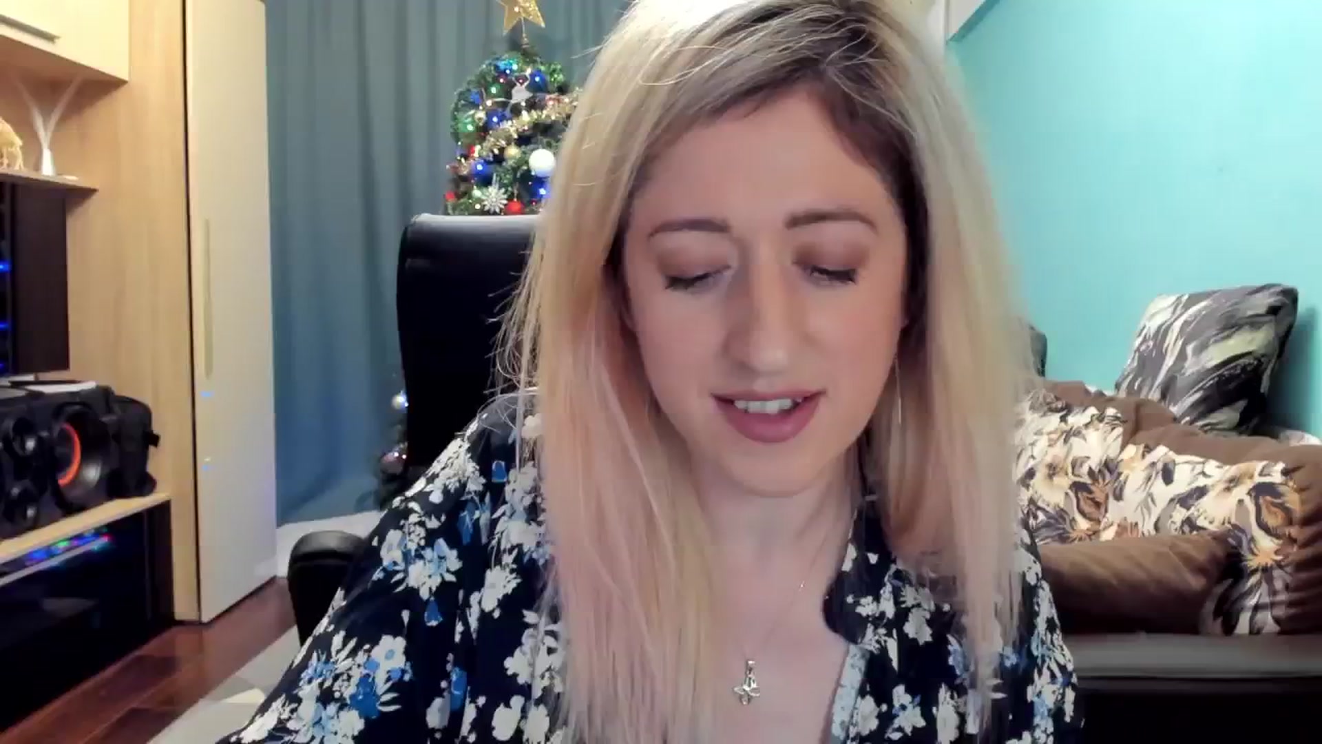 Gallery image thumbnail from SweetDelia_'s myfreecams stream on, 12/28/2024, 22:36 image 1 of 20