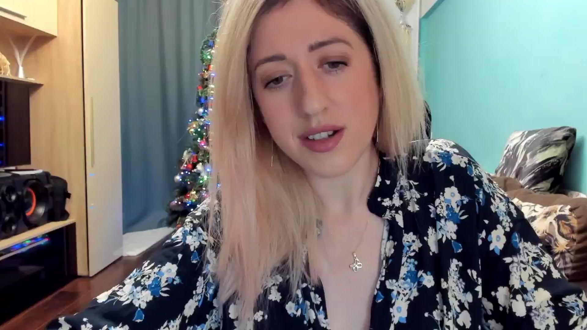 Gallery image thumbnail from SweetDelia_'s myfreecams stream on, 12/28/2024, 22:36 image 9 of 20