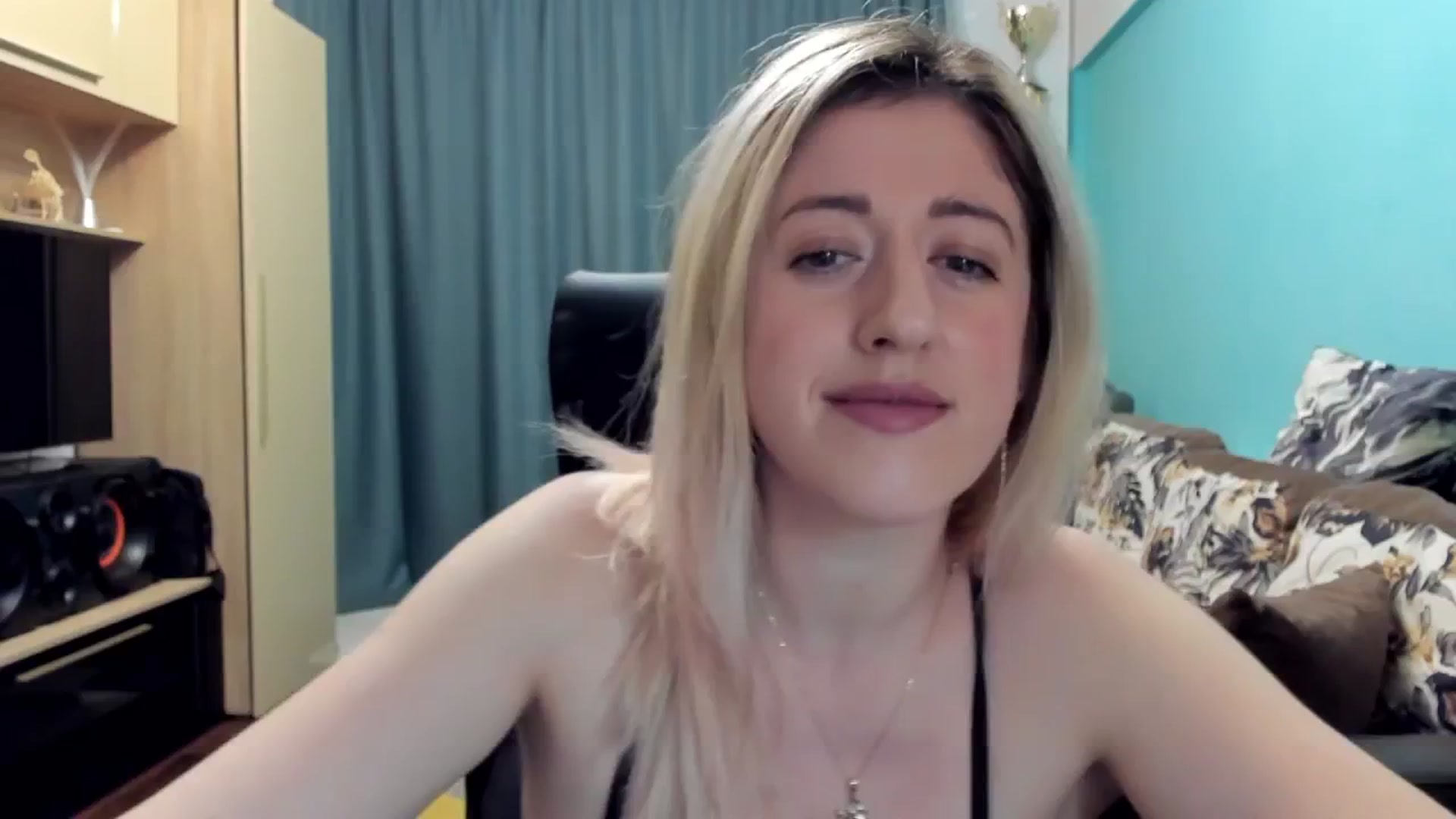 Gallery image thumbnail from SweetDelia_'s myfreecams stream on, 01/04/2025, 24:39 image 3 of 20