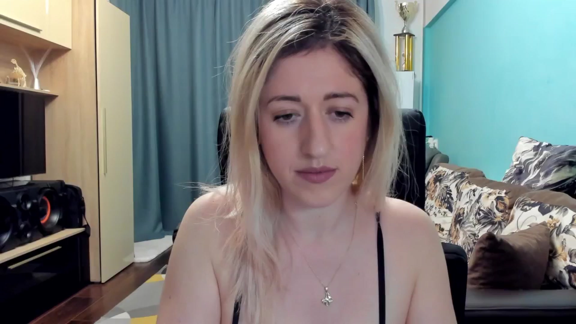 Gallery image thumbnail from SweetDelia_'s myfreecams stream on, 01/04/2025, 24:39 image 4 of 20
