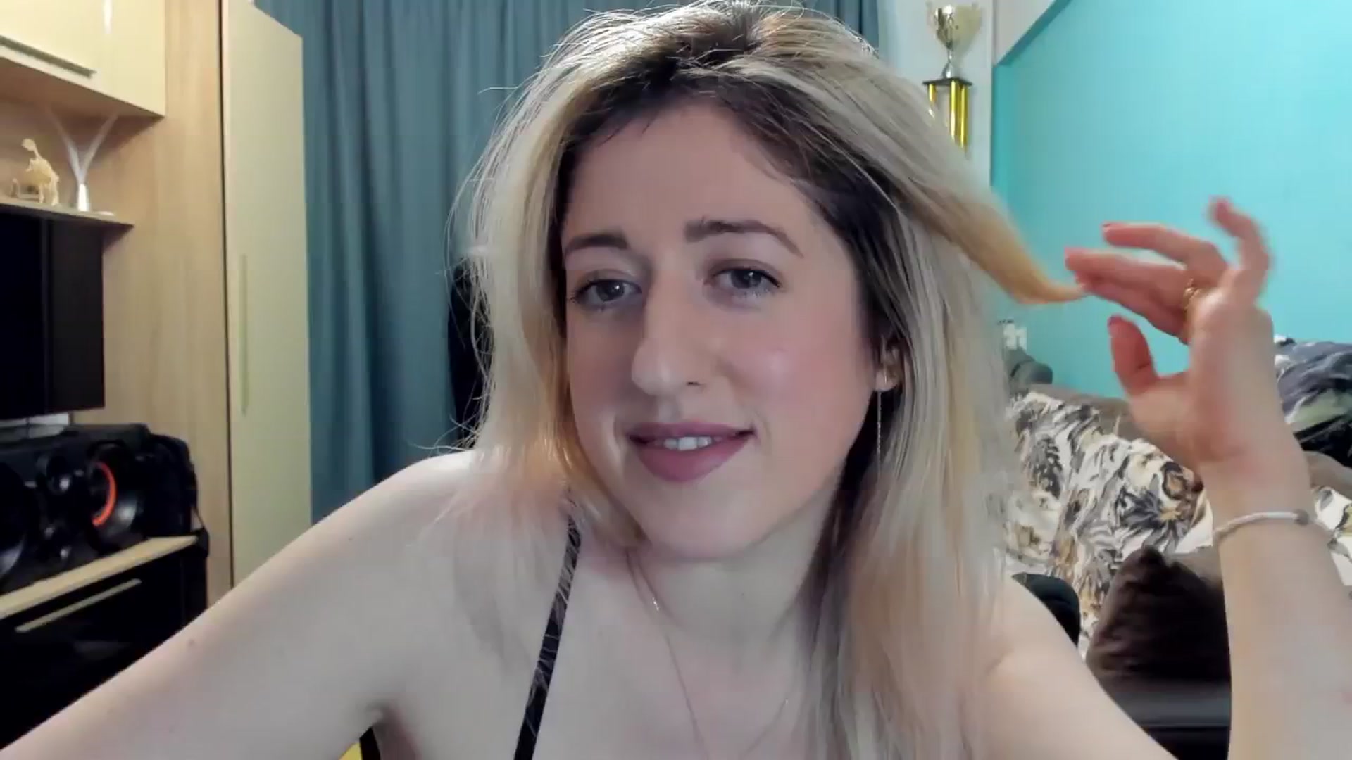 Gallery image thumbnail from SweetDelia_'s myfreecams stream on, 01/04/2025, 24:39 image 13 of 20