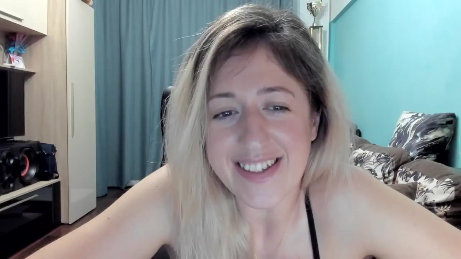 Gallery image thumbnail from SweetDelia_'s myfreecams stream on, 06/09/2025, 02:36 image 10 of 20