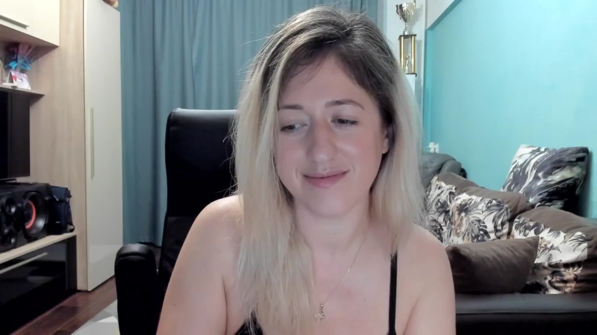Gallery image thumbnail from SweetDelia_'s myfreecams stream on, 06/09/2025, 02:36 image 12 of 20