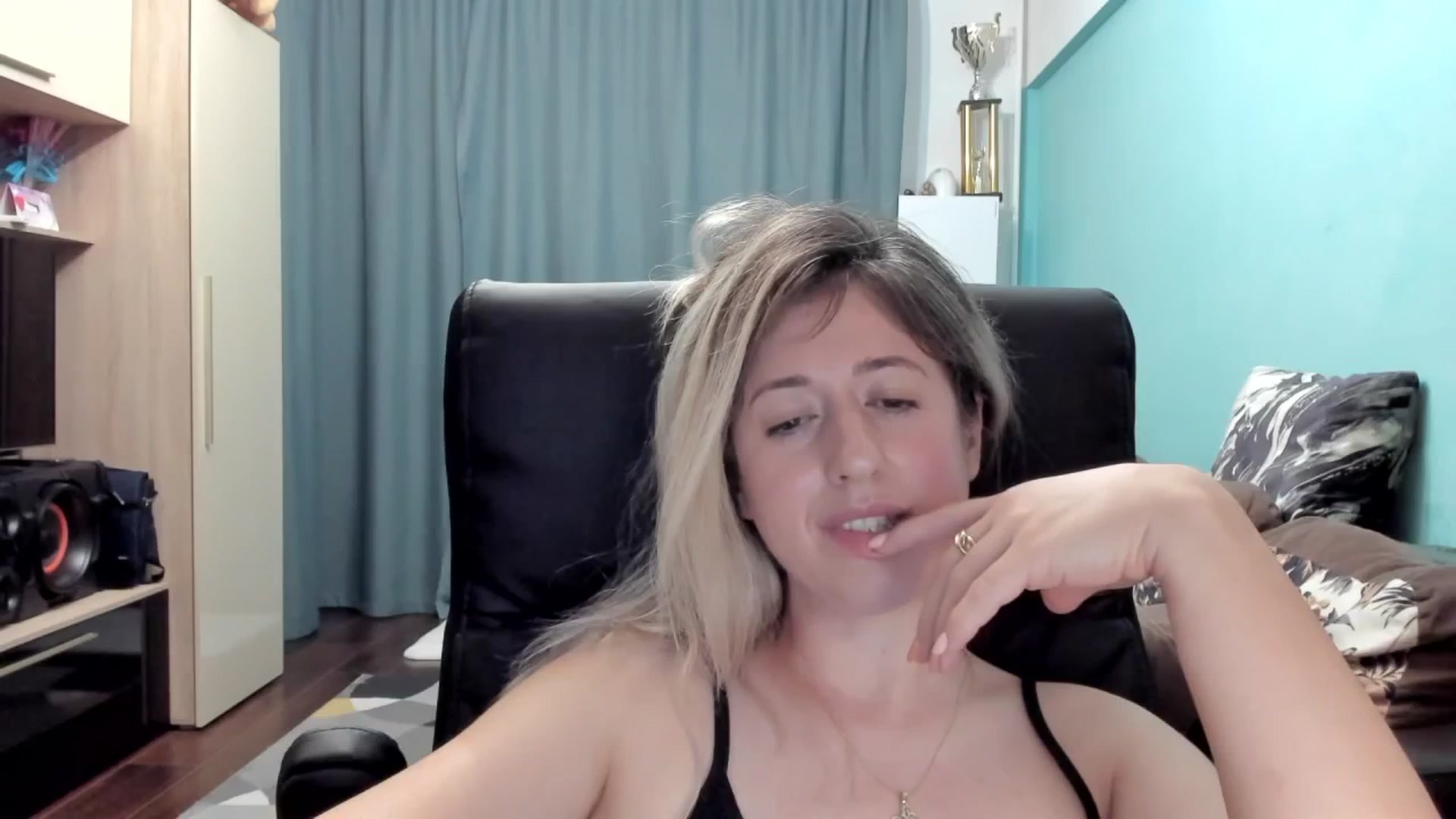 Gallery image thumbnail from SweetDelia_'s myfreecams stream on, 06/09/2025, 02:36 image 20 of 20