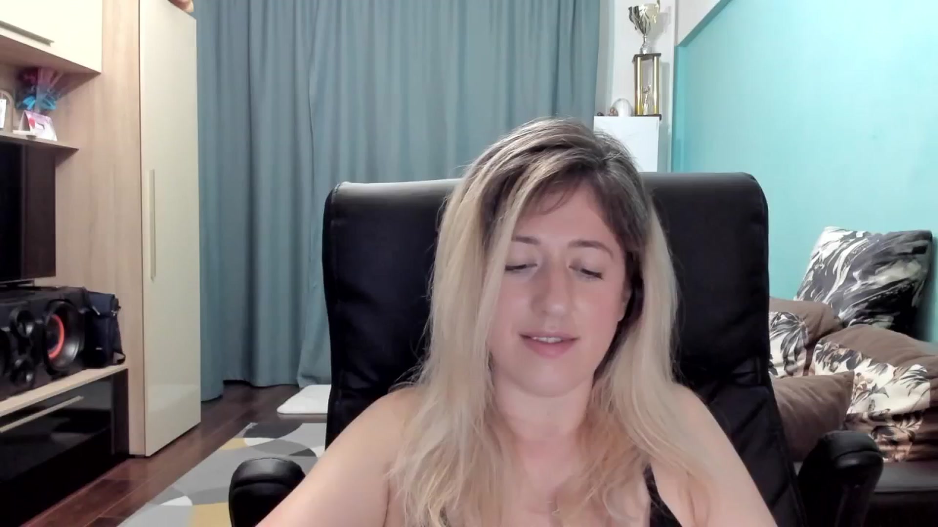 Gallery image thumbnail from SweetDelia_'s myfreecams stream on, 06/09/2025, 02:36 image 1 of 20