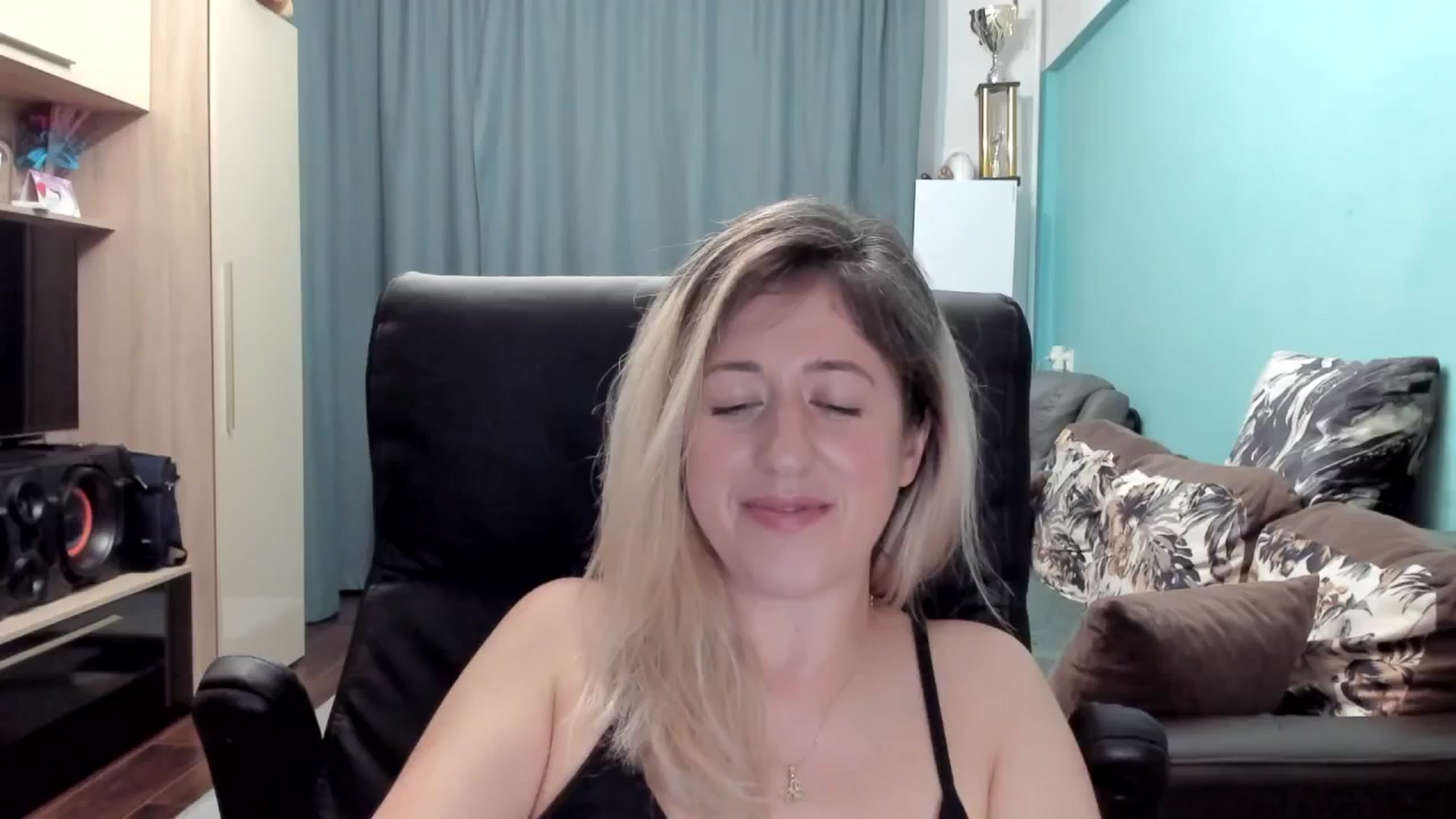 Gallery image thumbnail from SweetDelia_'s myfreecams stream on, 06/09/2025, 02:36 image 9 of 20