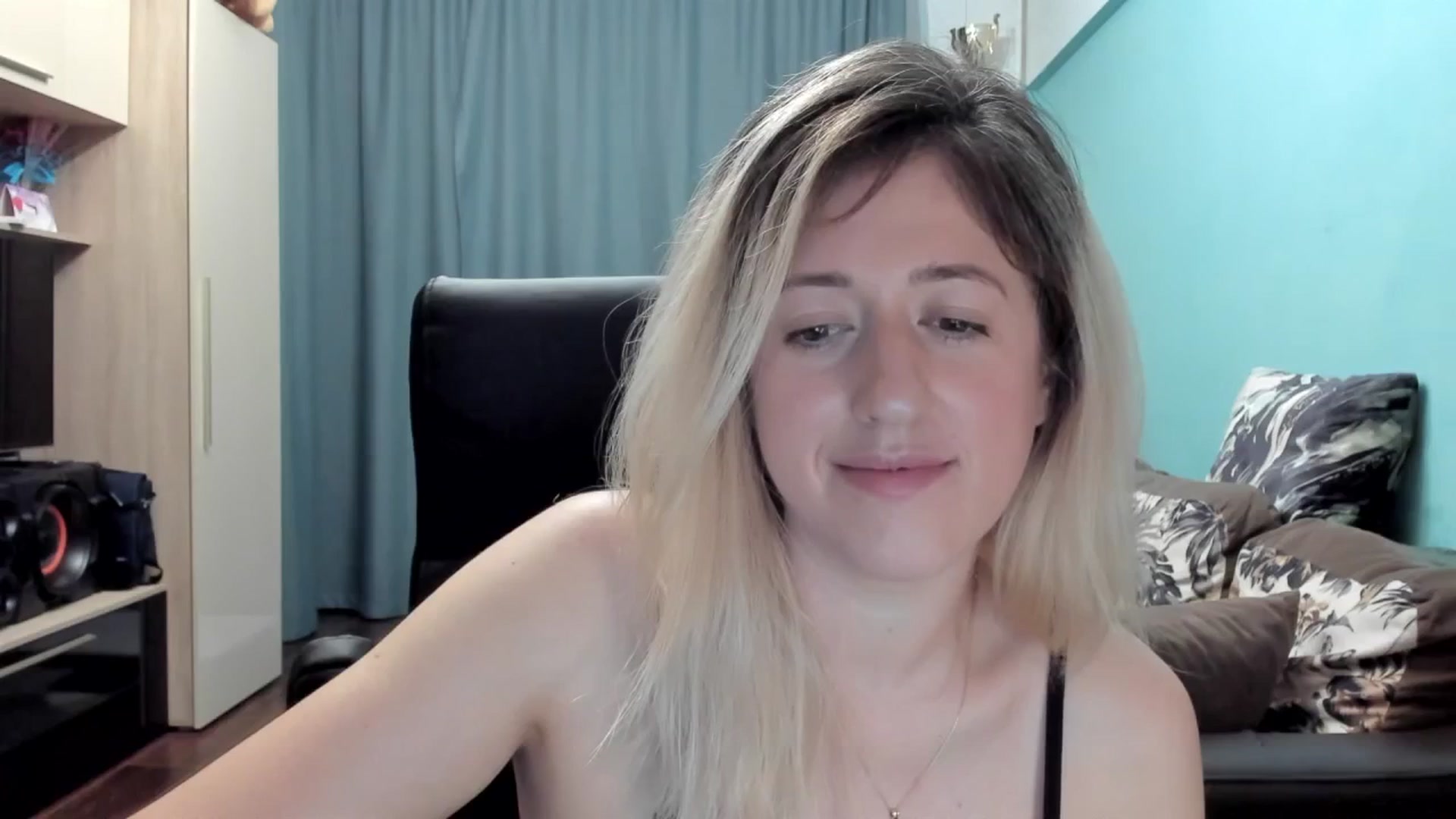 Gallery image thumbnail from SweetDelia_'s myfreecams stream on, 06/09/2025, 02:36 image 18 of 20