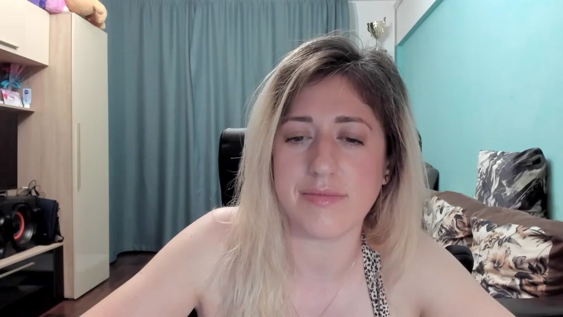 Gallery image thumbnail from SweetDelia_'s myfreecams stream on, 06/16/2025, 01:07 image 2 of 20