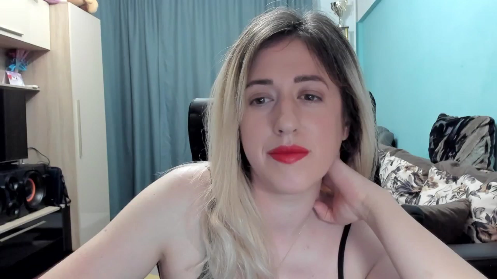 Gallery image thumbnail from SweetDelia_'s myfreecams stream on, 06/25/2025, 01:11 image 4 of 20
