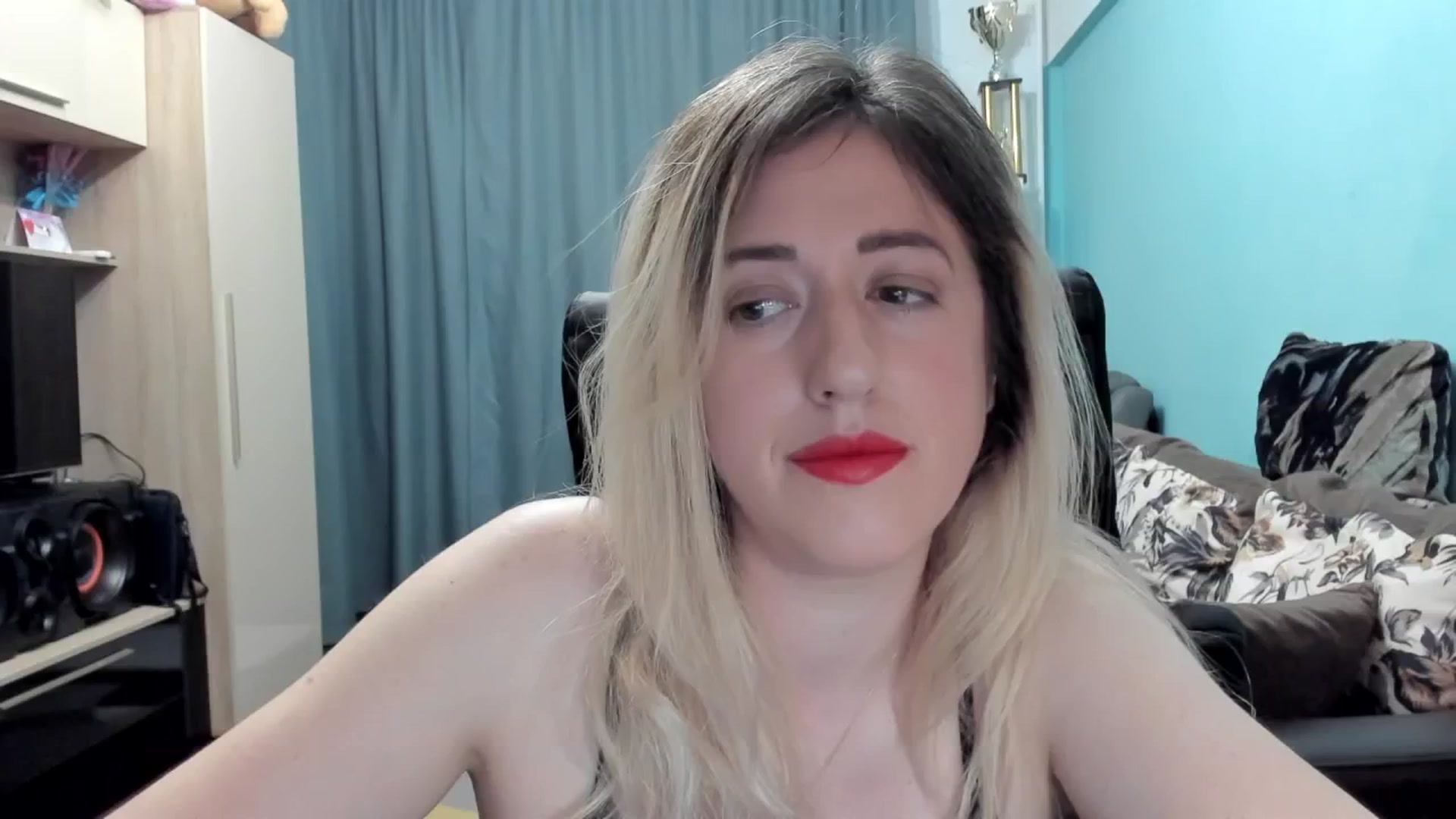 Gallery image thumbnail from SweetDelia_'s myfreecams stream on, 06/25/2025, 01:11 image 8 of 20