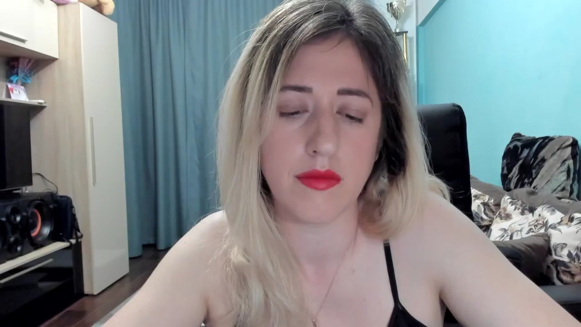 Gallery image thumbnail from SweetDelia_'s myfreecams stream on, 06/25/2025, 01:11 image 6 of 20