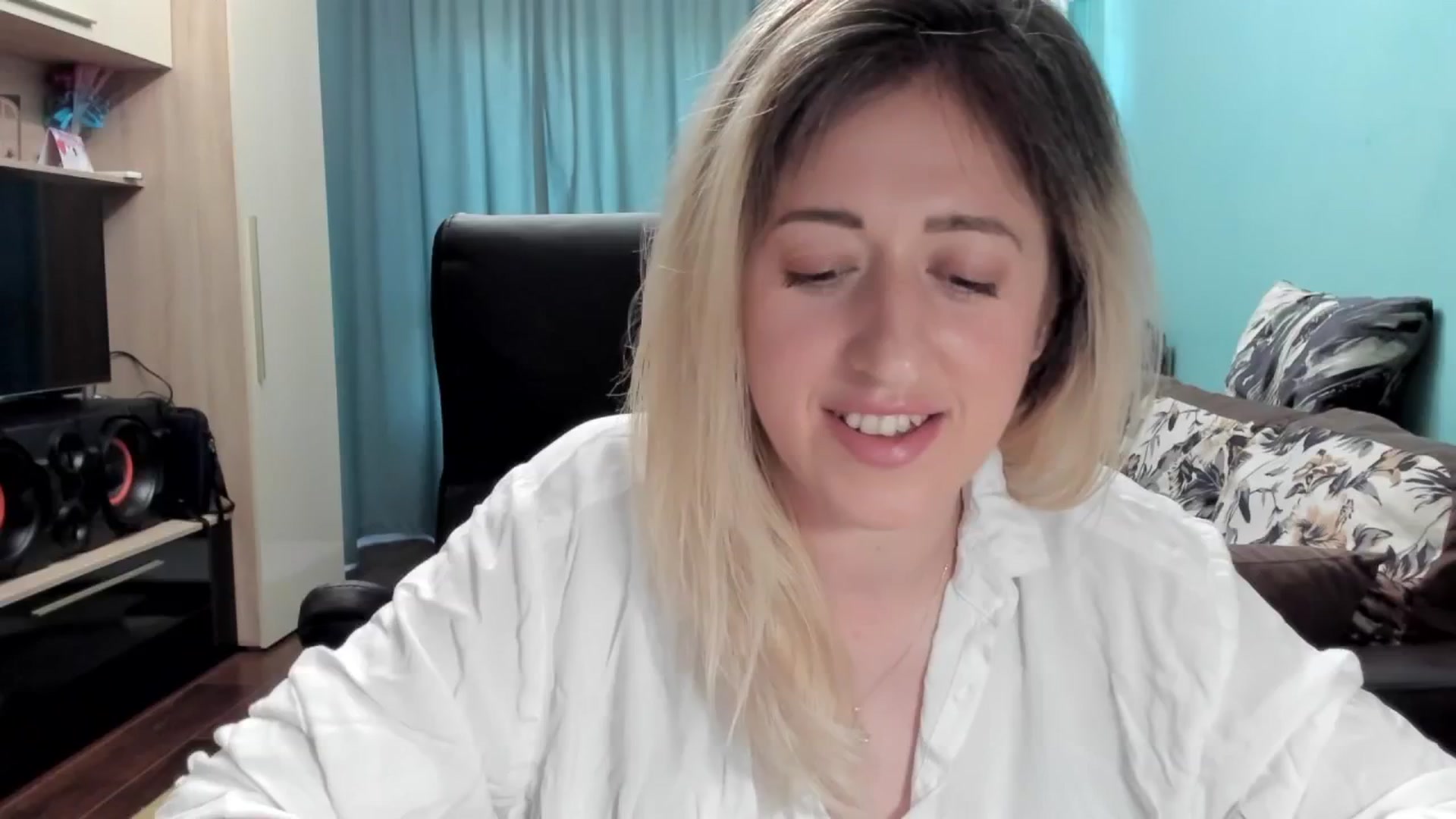Gallery image thumbnail from SweetDelia_'s myfreecams stream on, 06/25/2025, 13:29 image 1 of 20