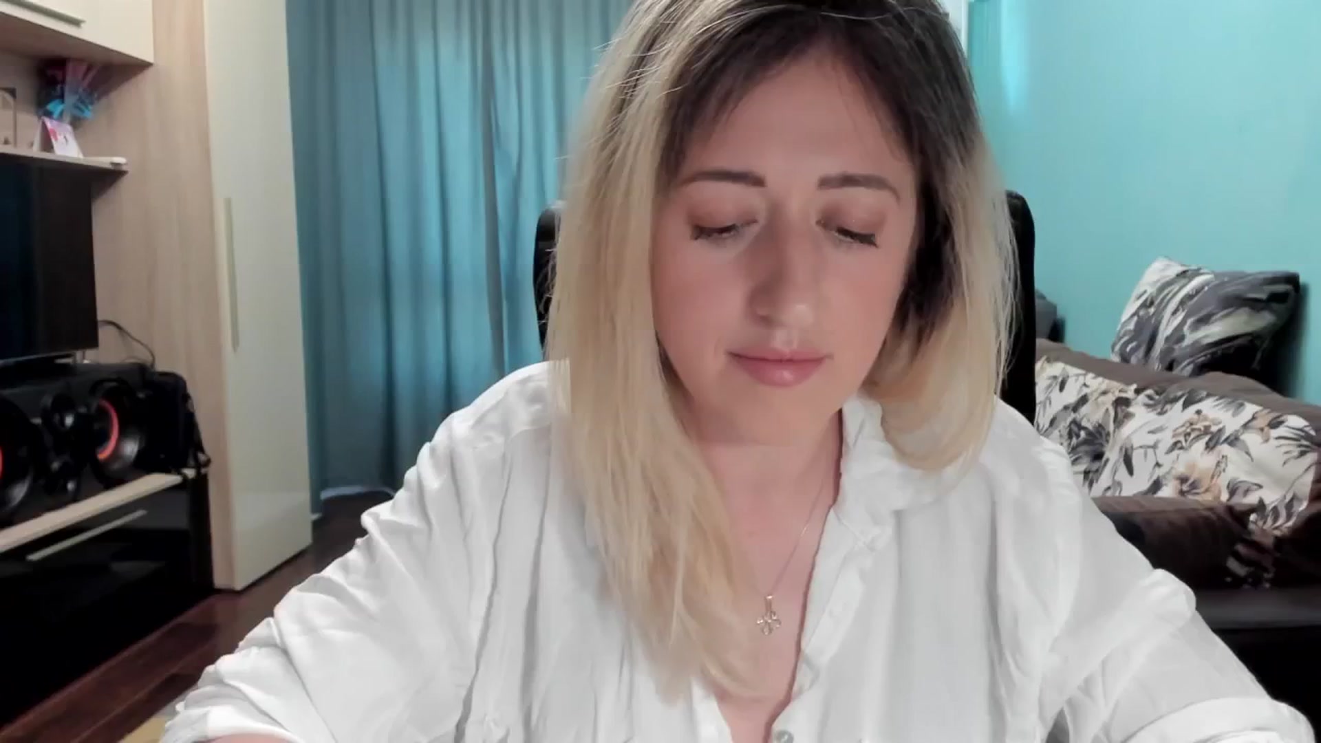 Gallery image thumbnail from SweetDelia_'s myfreecams stream on, 06/25/2025, 13:29 image 7 of 20