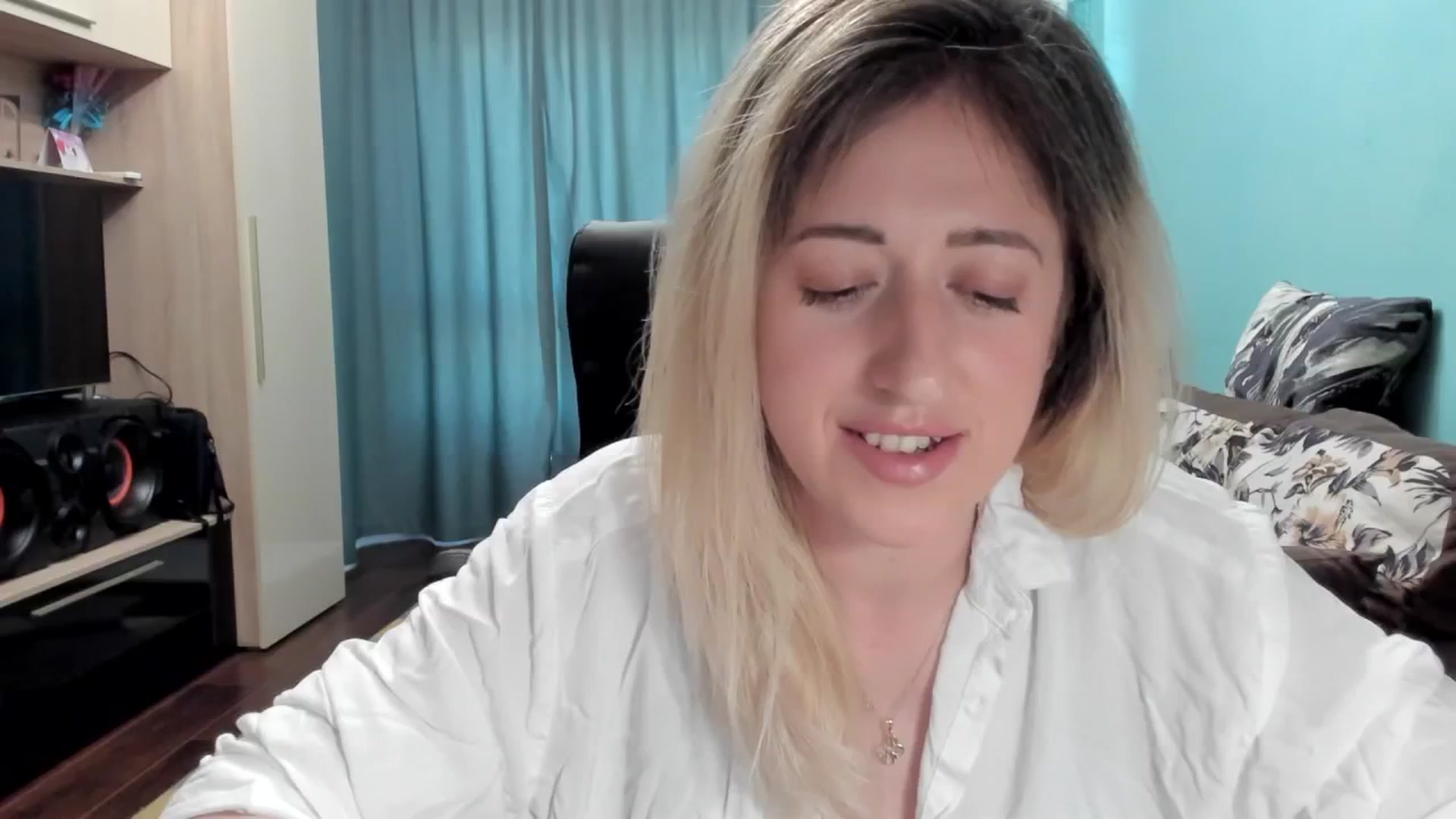 Gallery image thumbnail from SweetDelia_'s myfreecams stream on, 06/25/2025, 13:29 image 2 of 20
