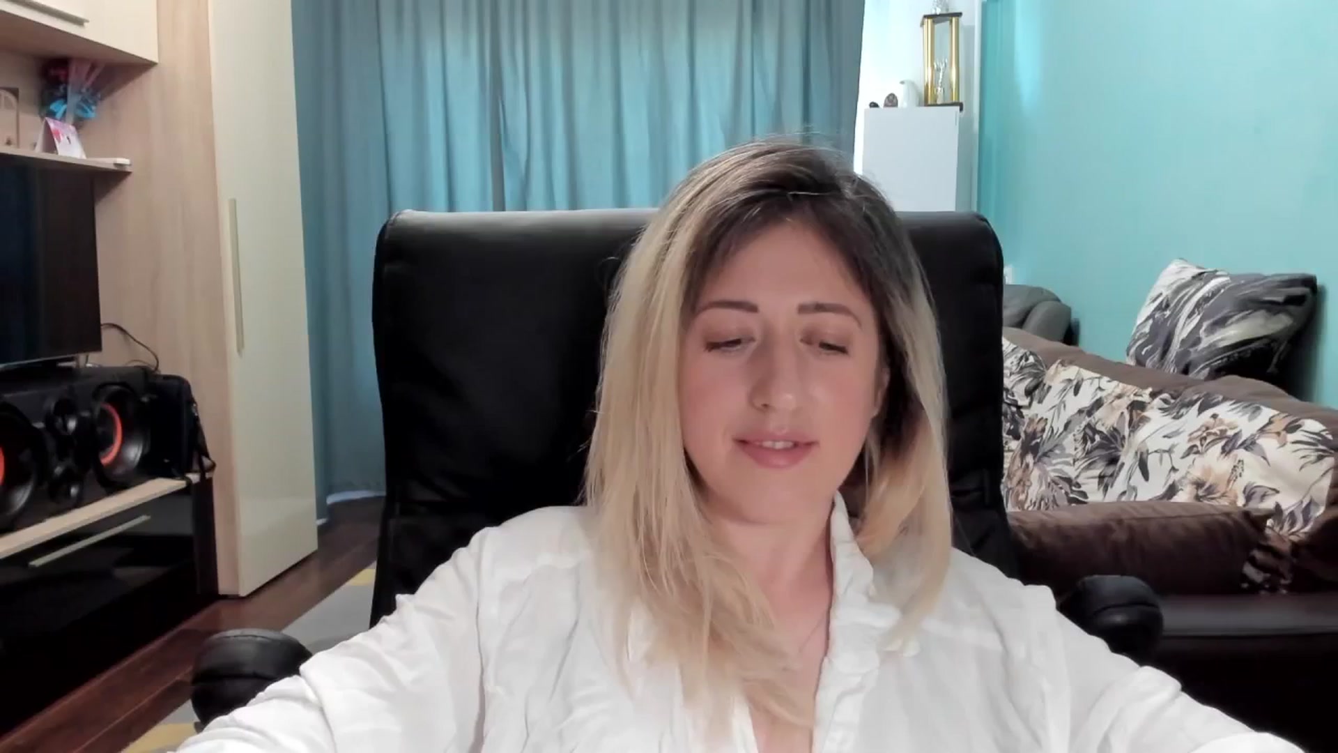 Gallery image thumbnail from SweetDelia_'s myfreecams stream on, 06/25/2025, 13:29 image 19 of 20