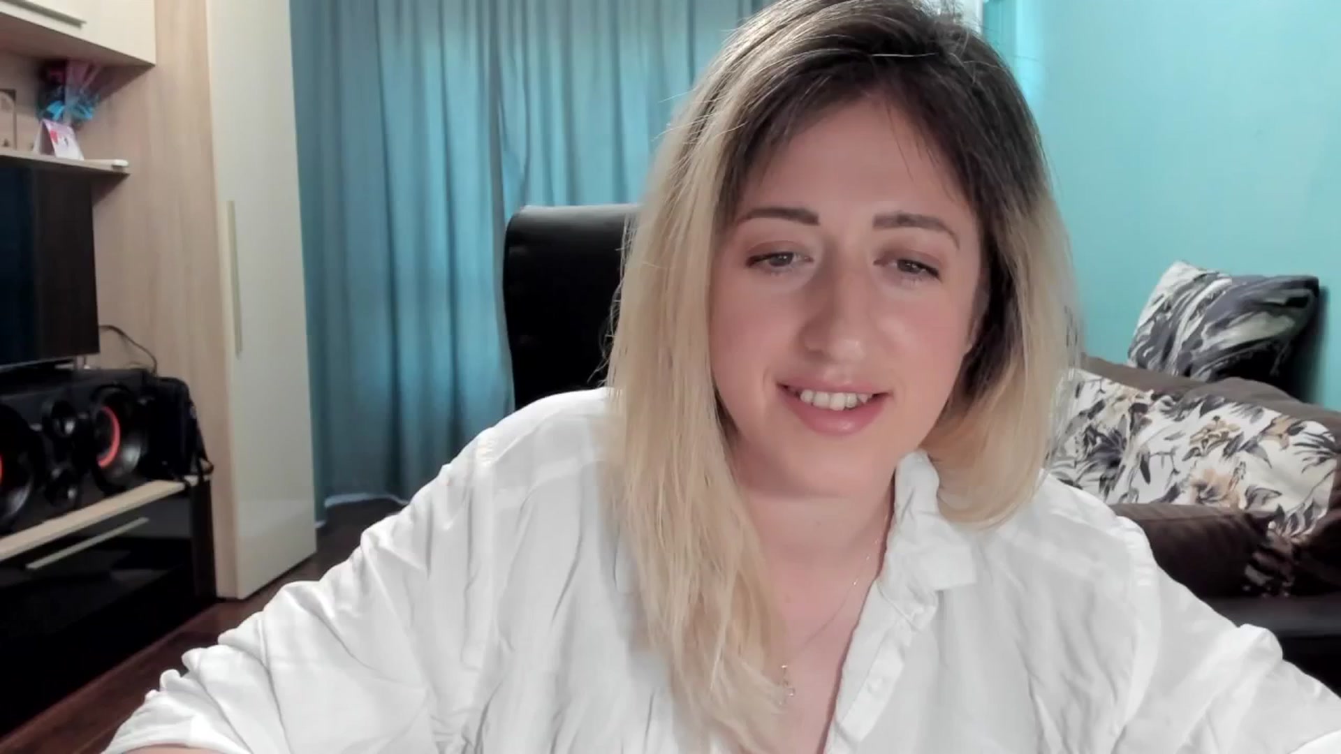 Gallery image thumbnail from SweetDelia_'s myfreecams stream on, 06/25/2025, 13:29 image 4 of 20