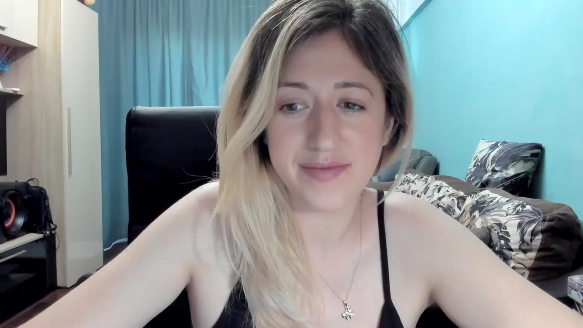 Gallery image thumbnail from SweetDelia_'s myfreecams stream on, 06/27/2025, 15:22 image 19 of 20