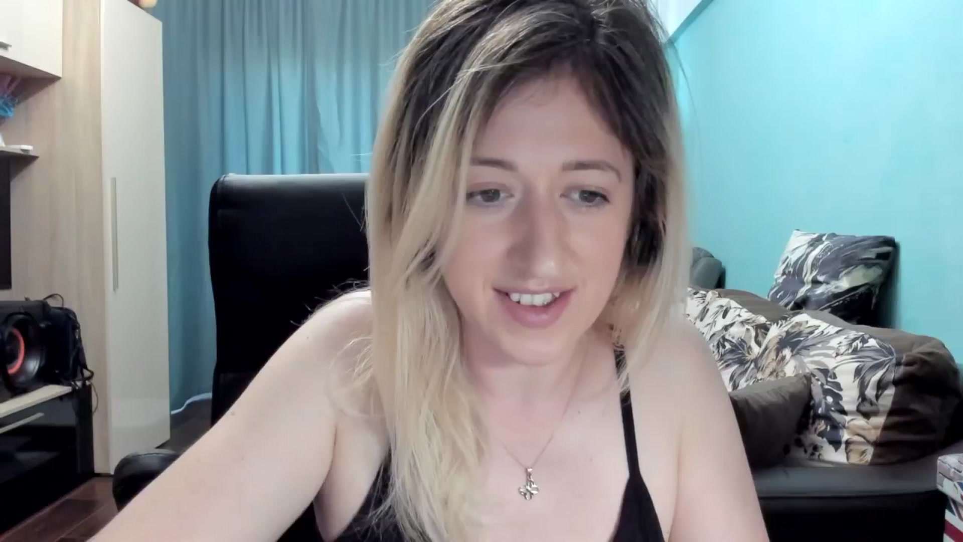 Gallery image thumbnail from SweetDelia_'s myfreecams stream on, 06/27/2025, 15:22 image 2 of 20
