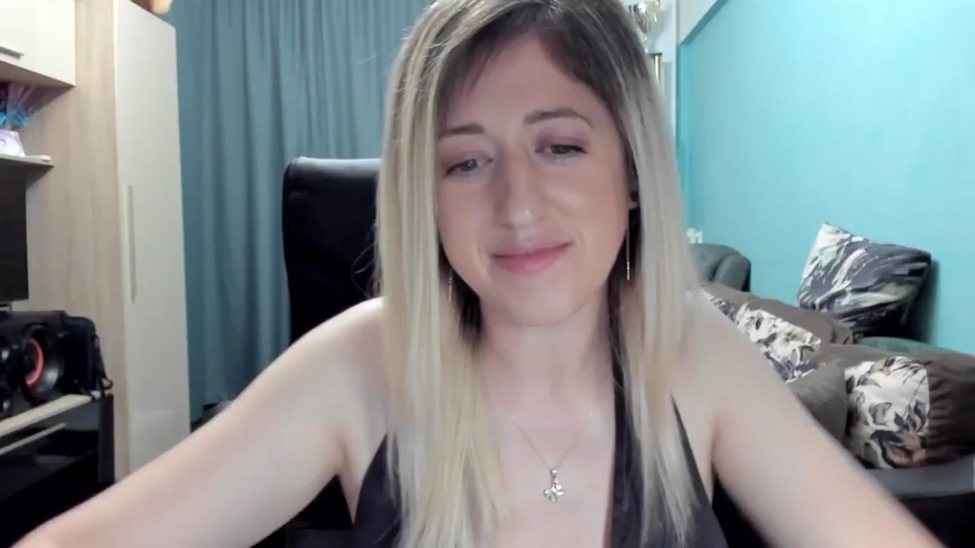 Gallery image thumbnail from SweetDelia_'s myfreecams stream on, 06/28/2025, 23:29 image 11 of 20