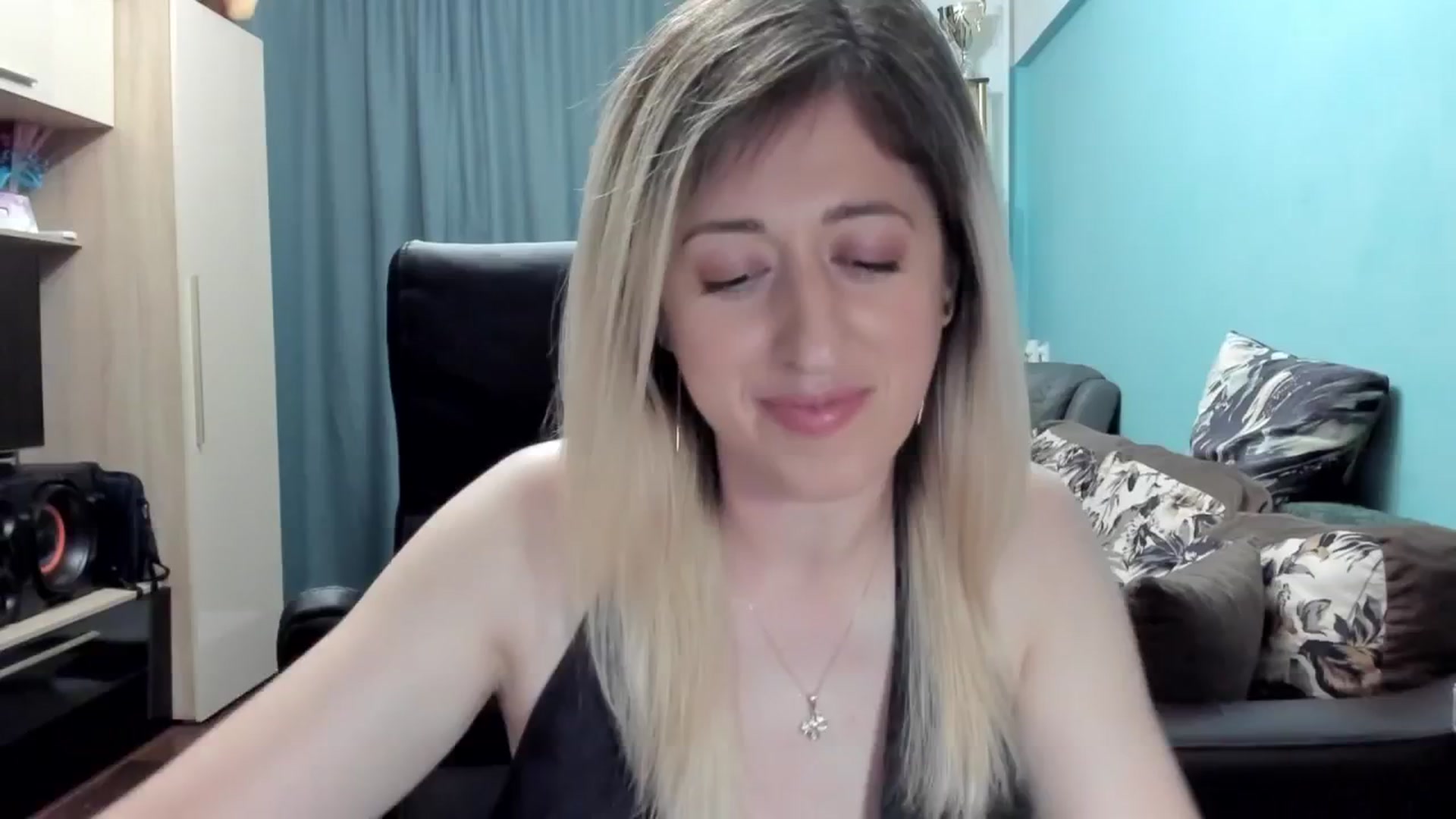 Gallery image thumbnail from SweetDelia_'s myfreecams stream on, 06/28/2025, 23:29 image 1 of 20