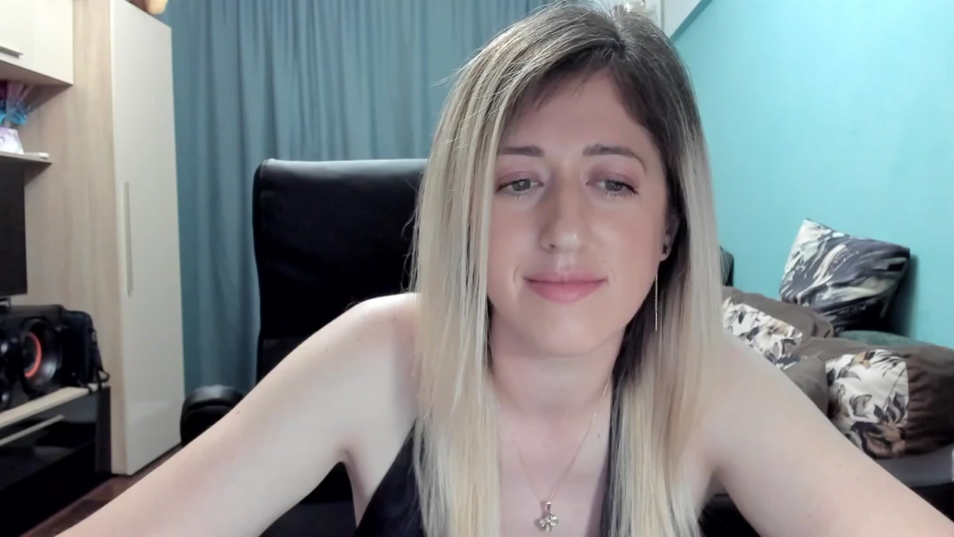 Gallery image thumbnail from SweetDelia_'s myfreecams stream on, 06/28/2025, 23:29 image 3 of 20