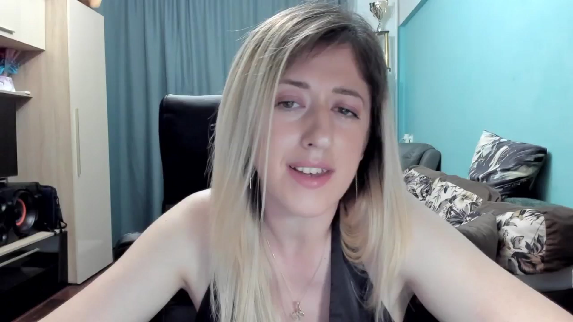 Gallery image thumbnail from SweetDelia_'s myfreecams stream on, 06/28/2025, 23:29 image 9 of 20