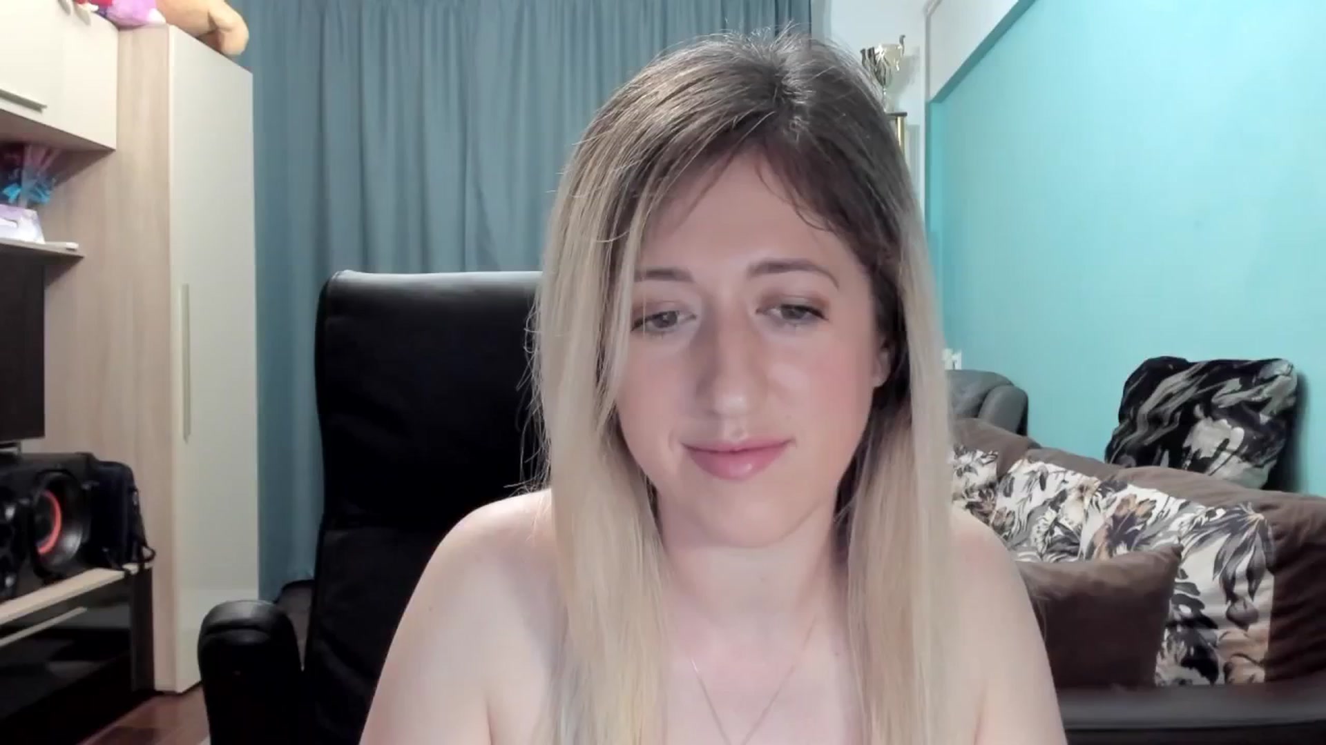 Gallery image thumbnail from SweetDelia_'s myfreecams stream on, 06/29/2025, 20:20 image 6 of 20
