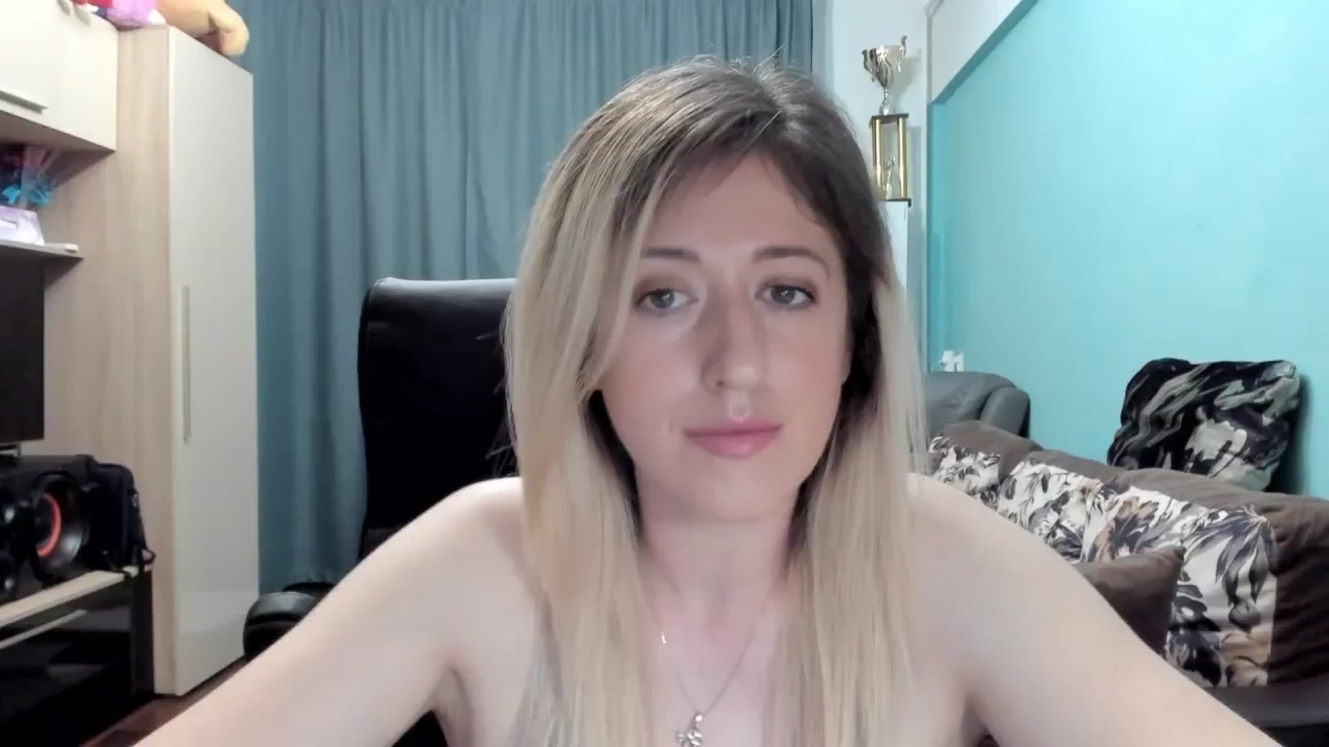 Gallery image thumbnail from SweetDelia_'s myfreecams stream on, 06/29/2025, 20:20 image 17 of 20