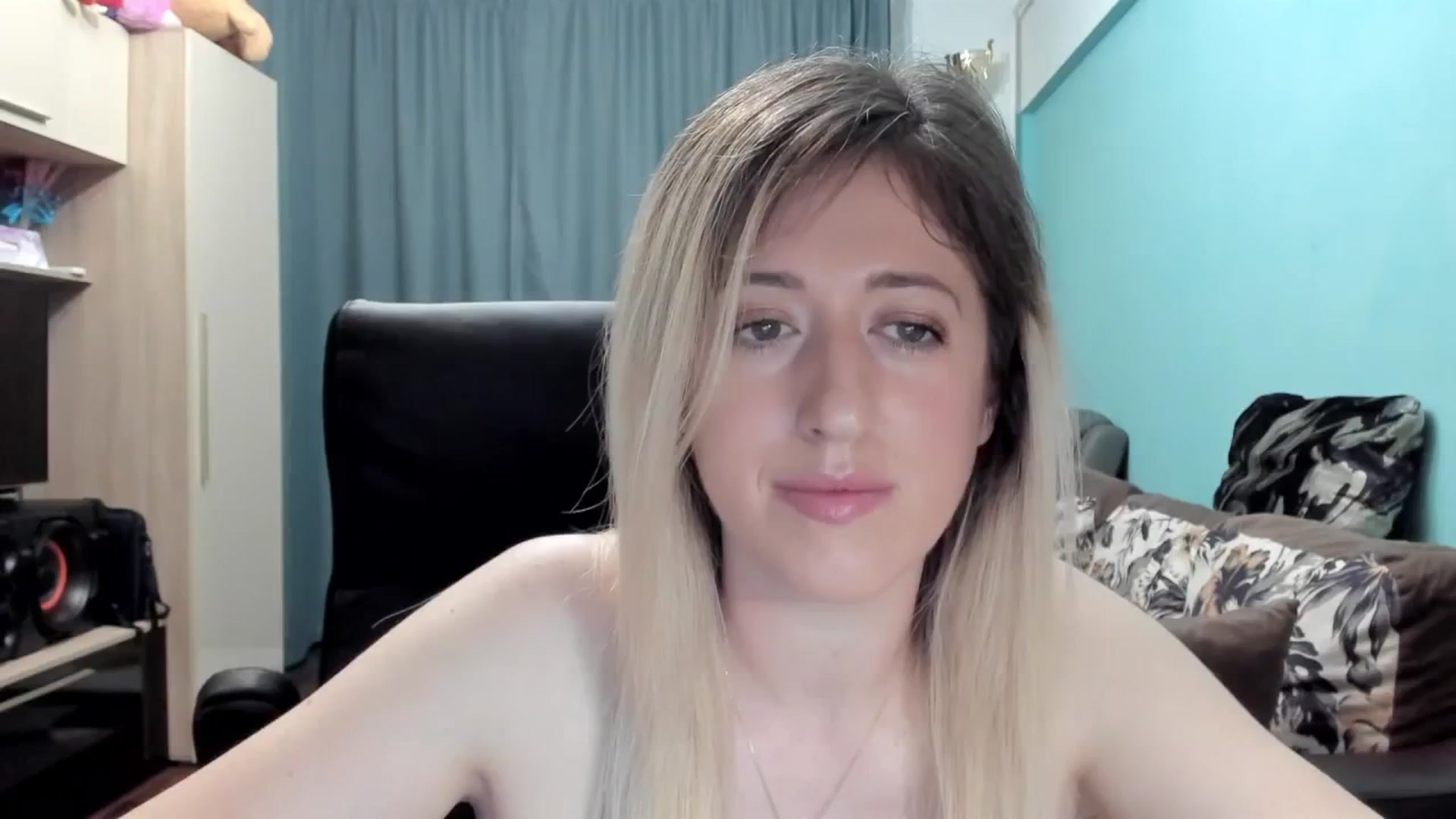 Gallery image thumbnail from SweetDelia_'s myfreecams stream on, 06/29/2025, 20:20 image 14 of 20
