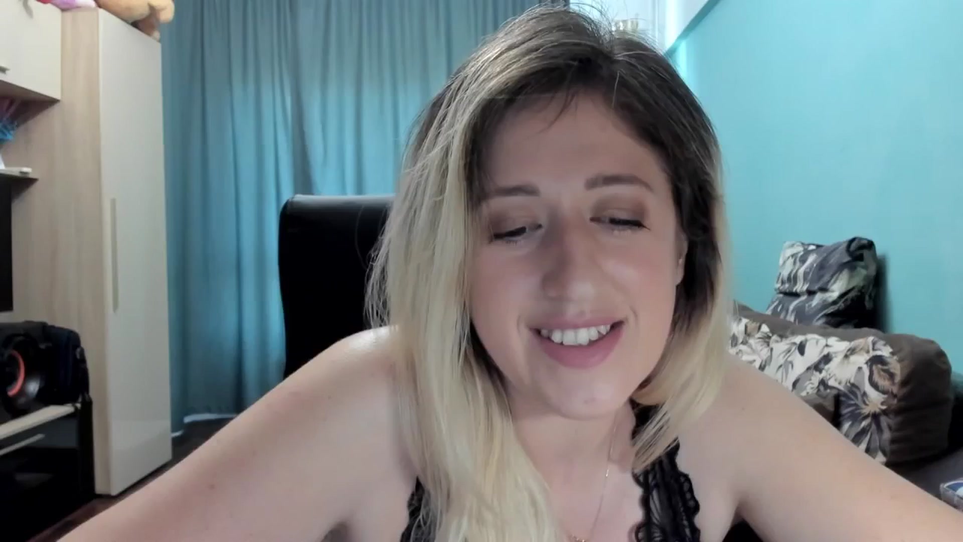 Gallery image thumbnail from SweetDelia_'s myfreecams stream on, 07/23/2025, 11:16 image 6 of 20