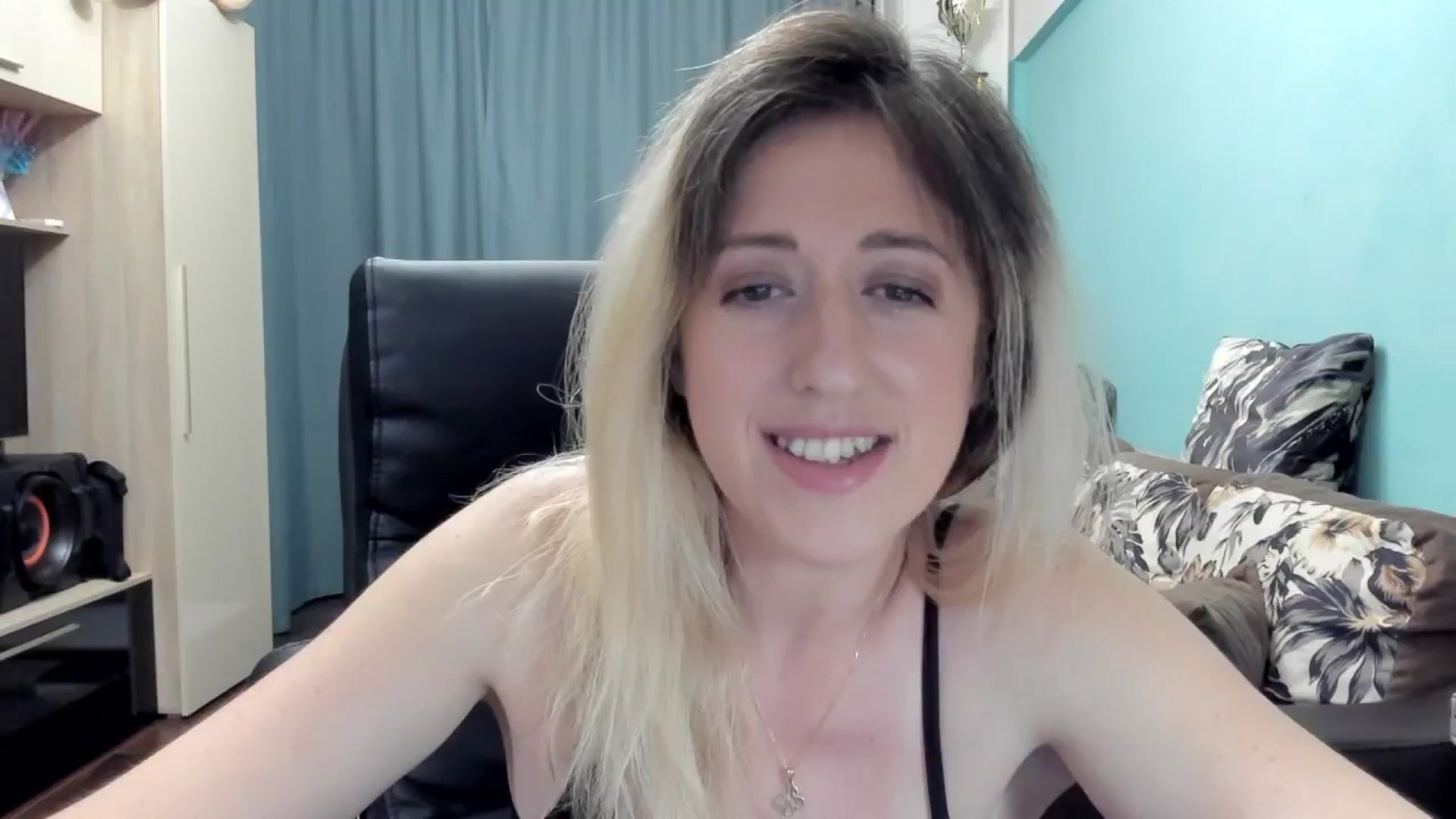 Gallery image thumbnail from SweetDelia_'s myfreecams stream on, 08/07/2025, 18:20 image 8 of 20
