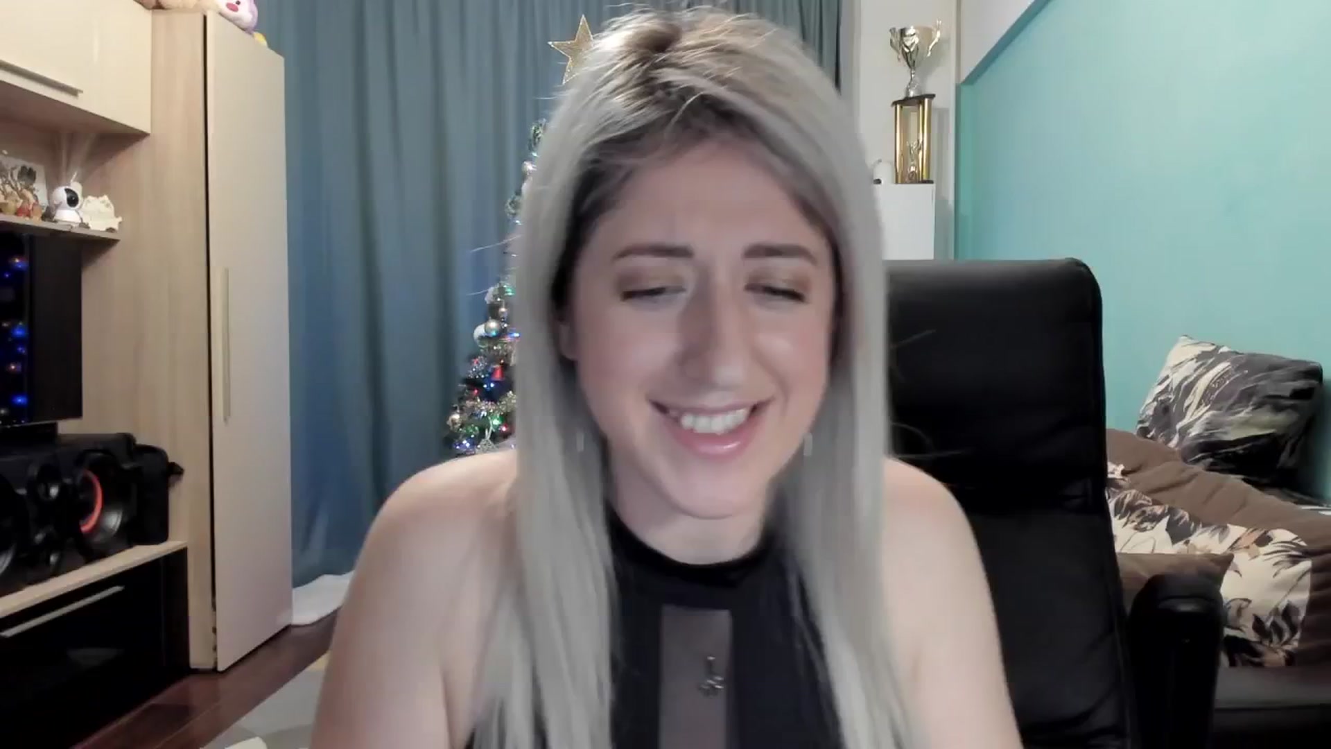 Gallery image thumbnail from SweetDelia_'s myfreecams stream on, 12/14/2025, 24:58 image 12 of 20