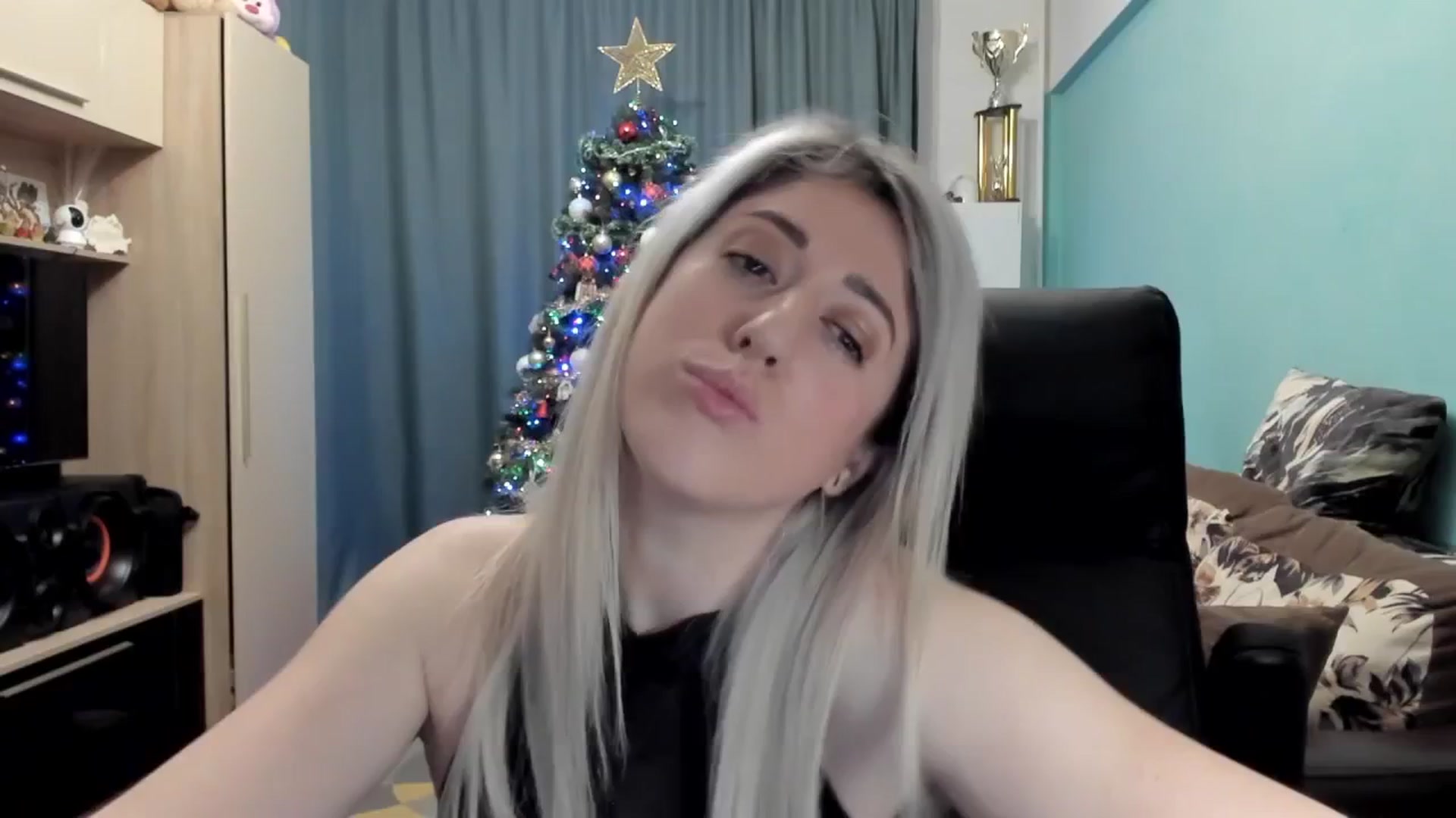 Gallery image thumbnail from SweetDelia_'s myfreecams stream on, 12/14/2025, 24:58 image 16 of 20