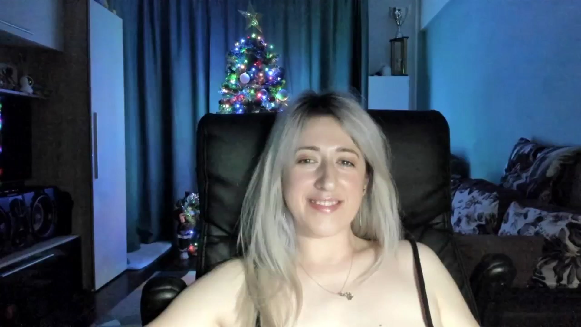 Gallery image thumbnail from SweetDelia_'s myfreecams stream on, 12/23/2025, 23:21 image 10 of 20